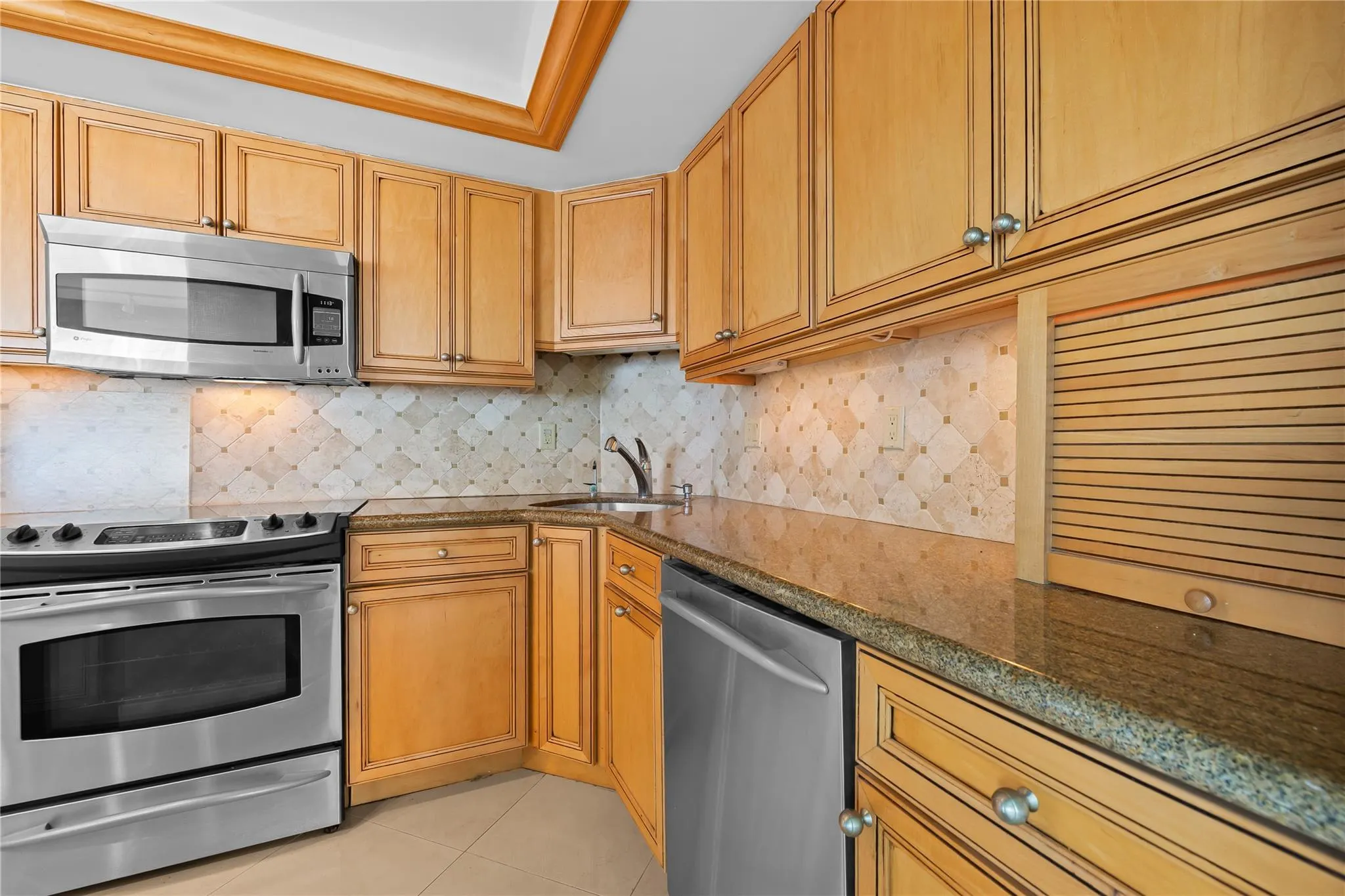 3800 Galt Ocean Dr, #605