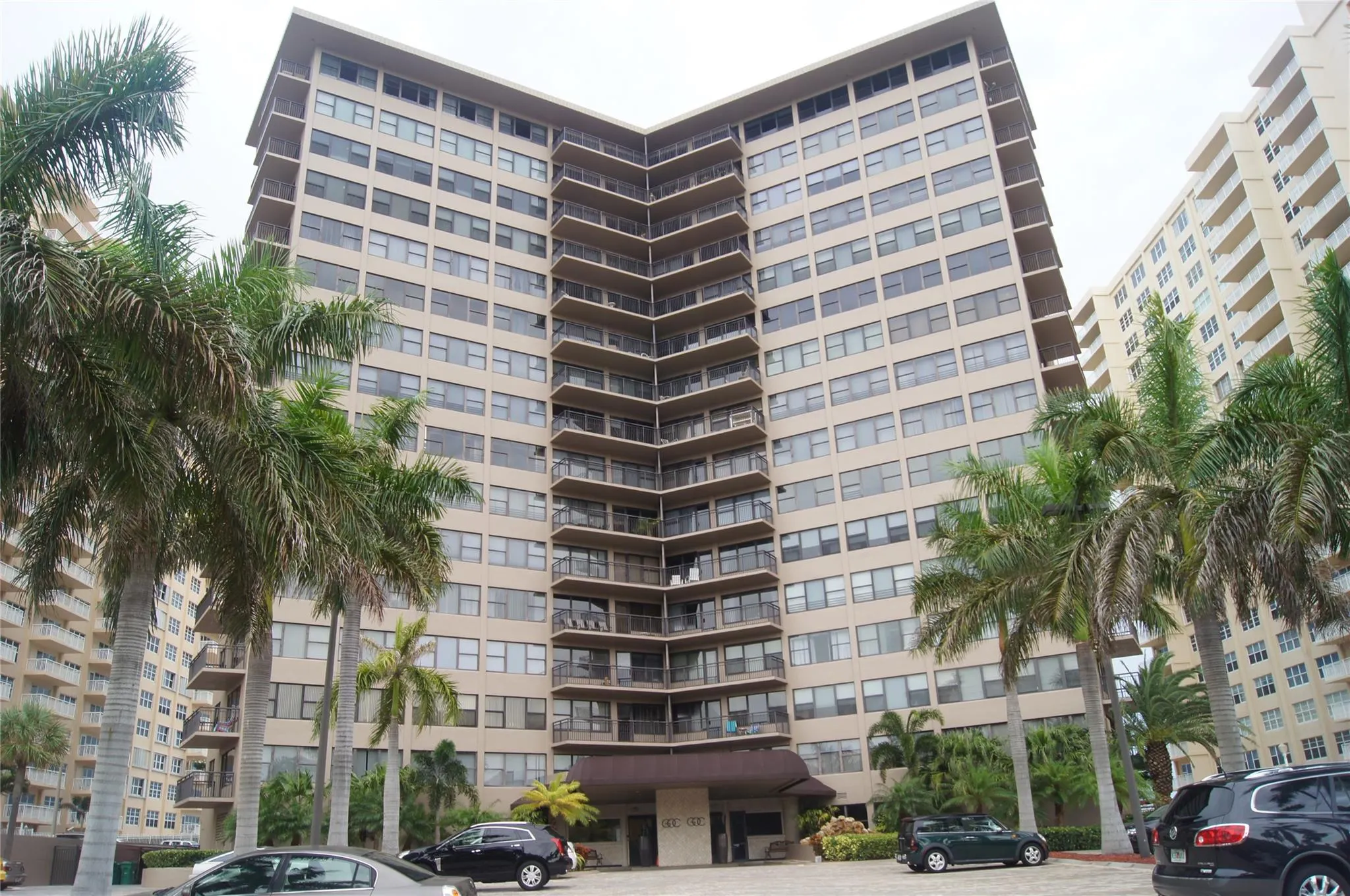 3800 Galt Ocean Dr, #605