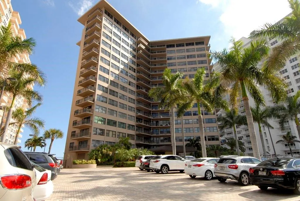 3800 Galt Ocean Dr, #605