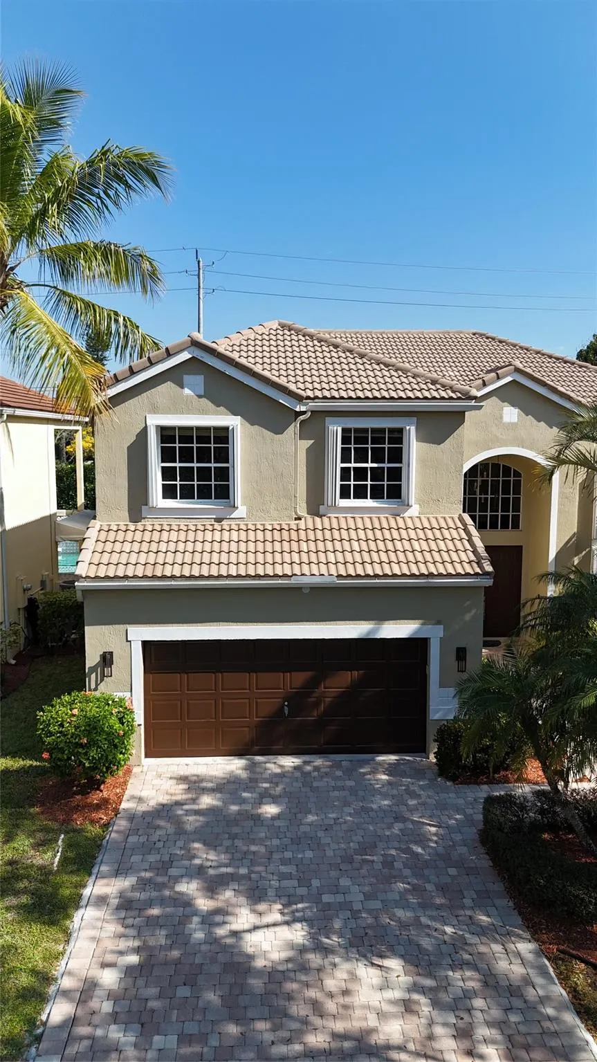6733 NW 81 Court