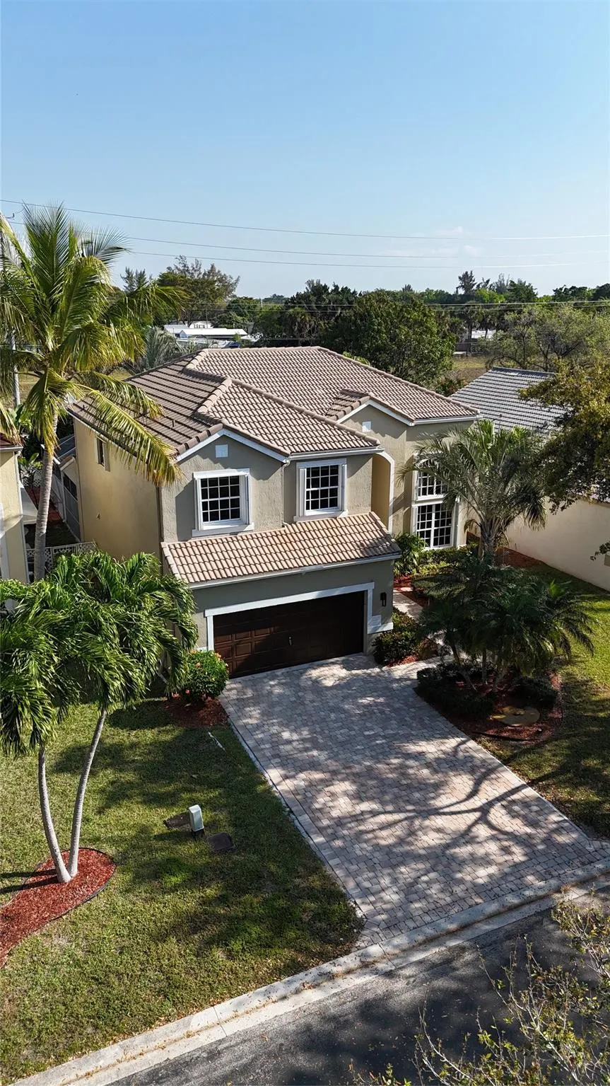 6733 NW 81 Court