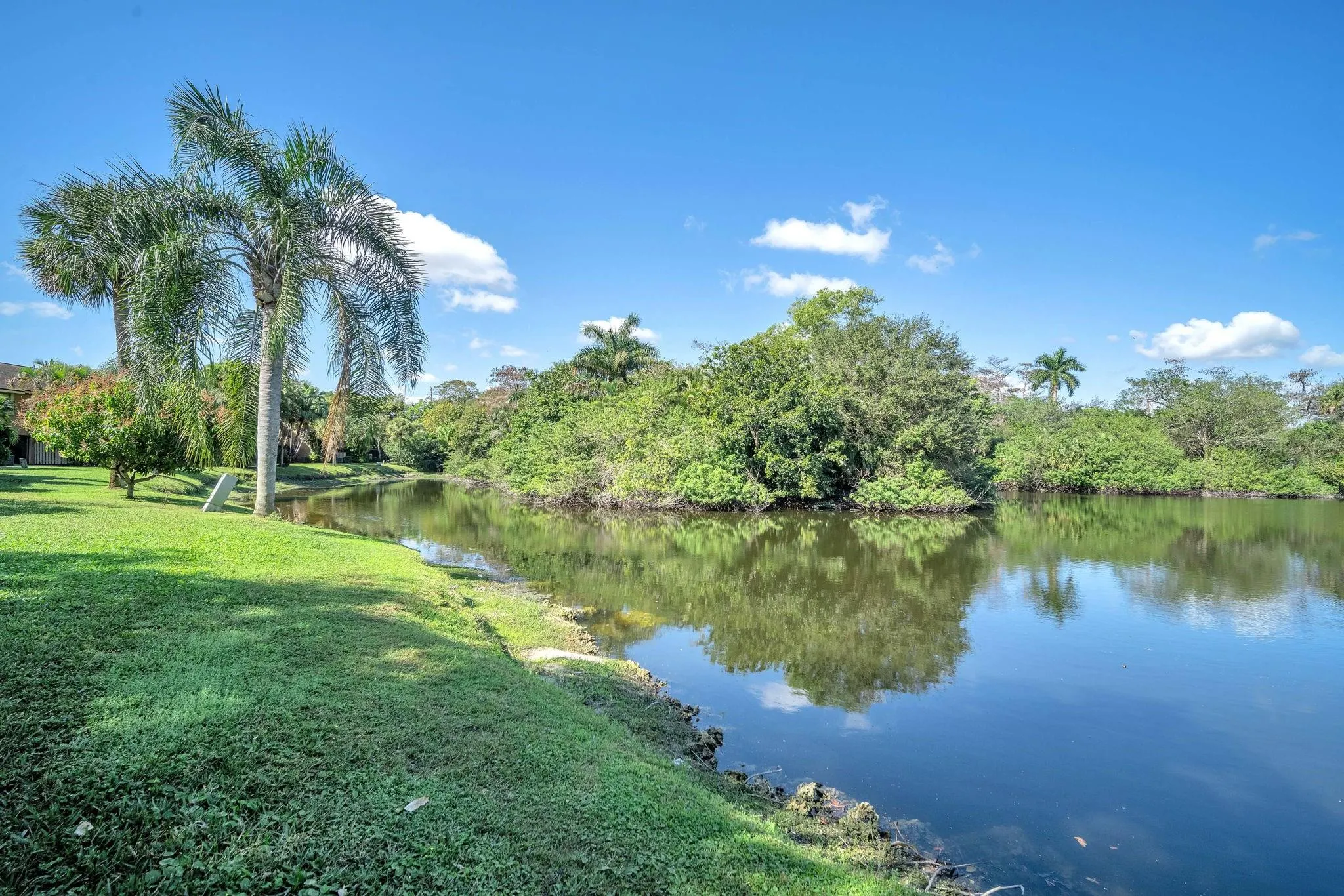 3815 Carambola Cir, #28108