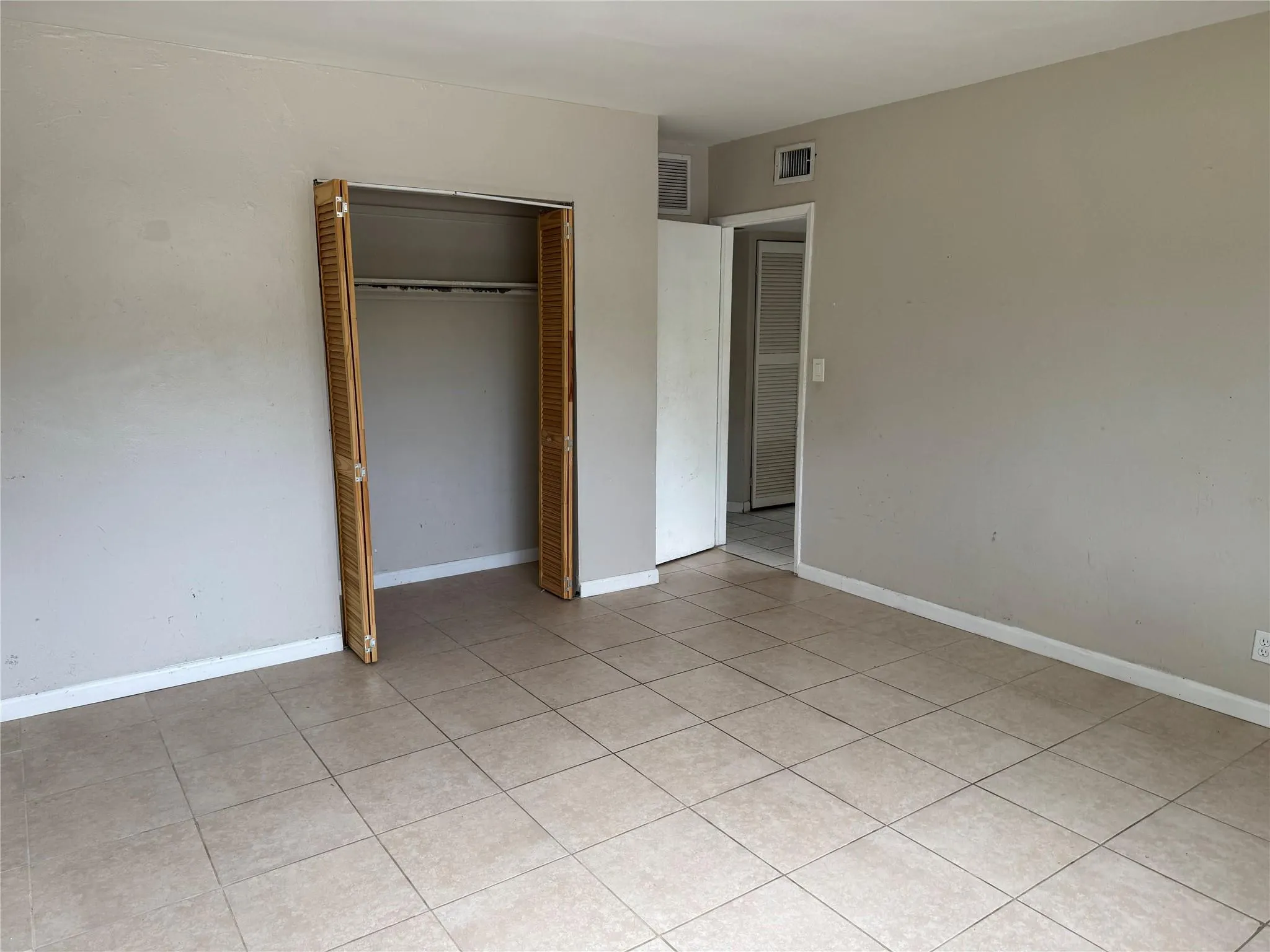 911 SW 15th Ter, #1