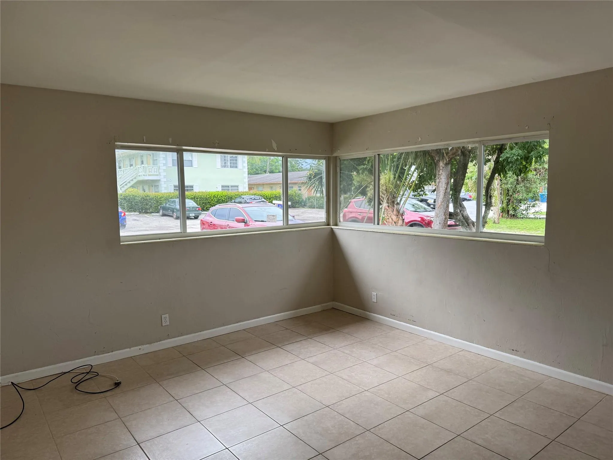 911 SW 15th Ter, #1
