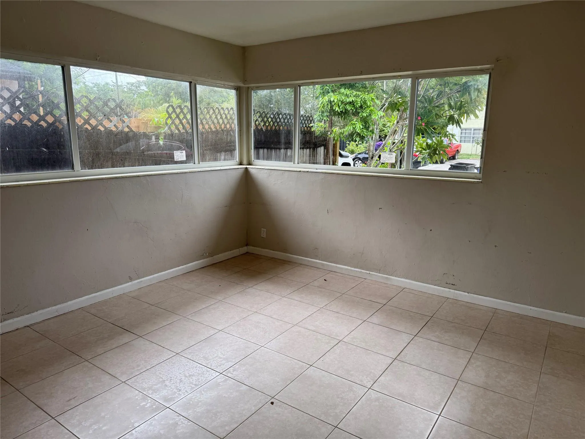 911 SW 15th Ter, #1