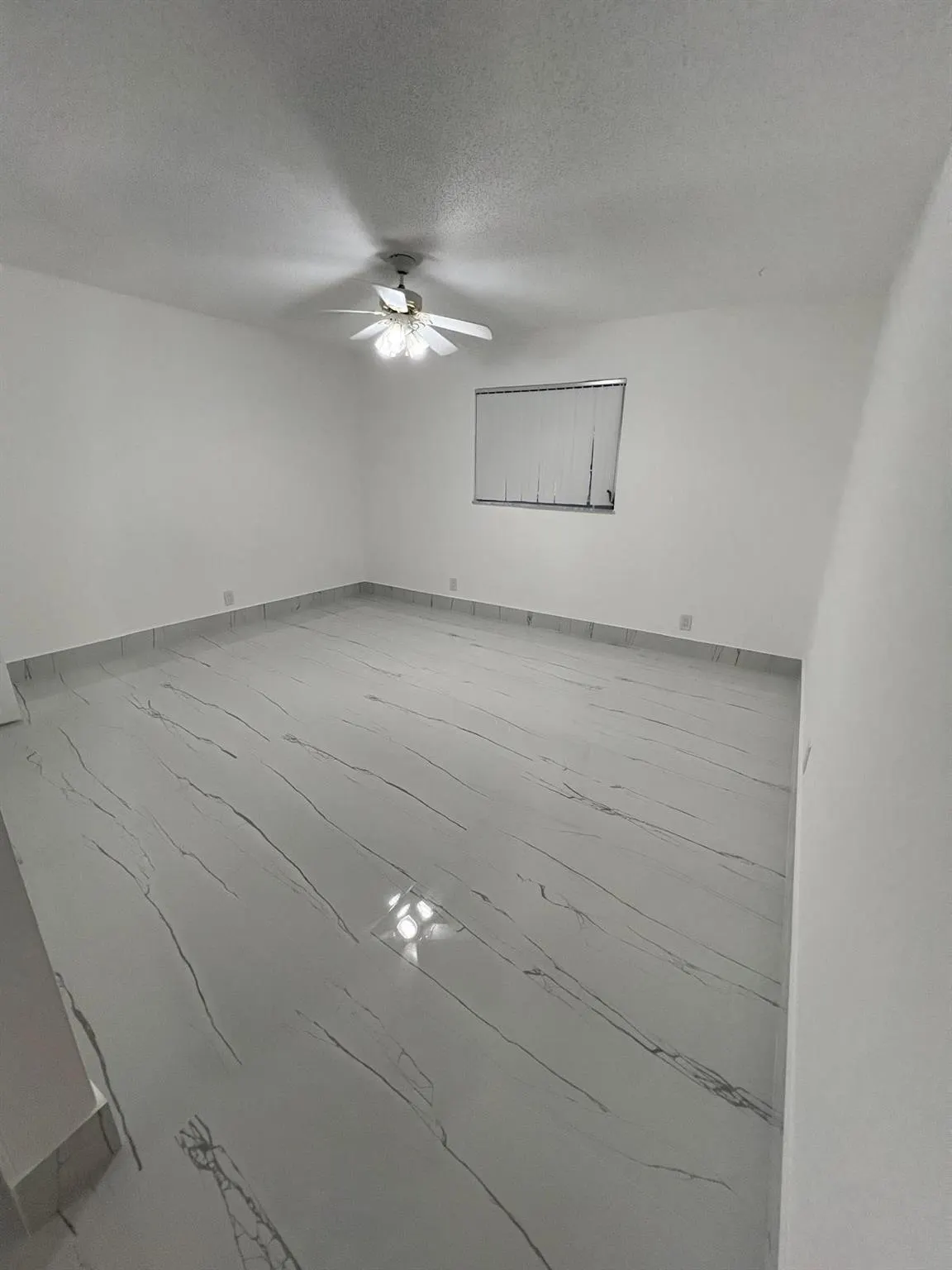8263 NW 39th st