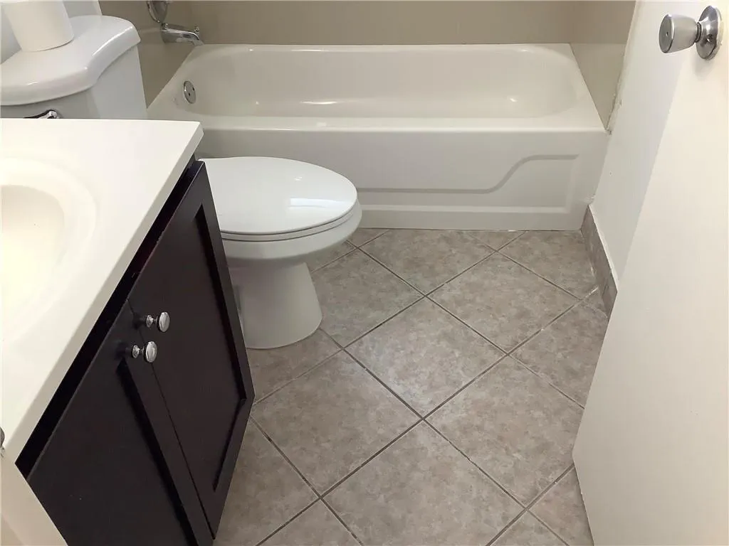 557 Monaco L, #557