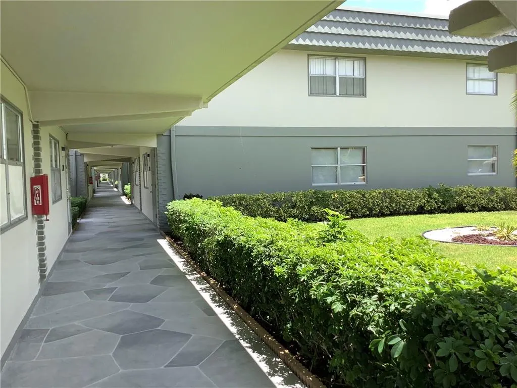 557 Monaco L, #557