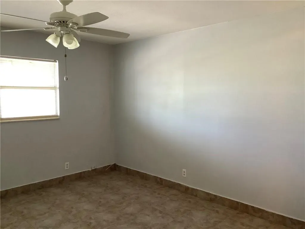557 Monaco L, #557