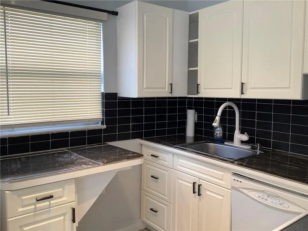 557 Monaco L, #557