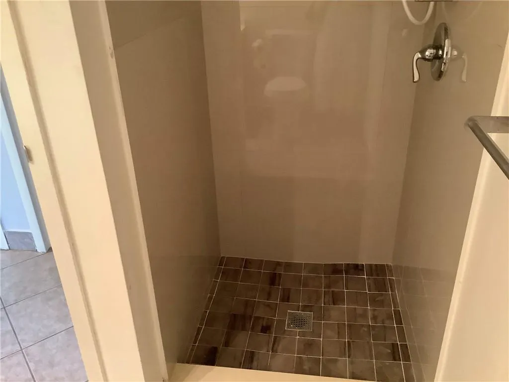 557 Monaco L, #557