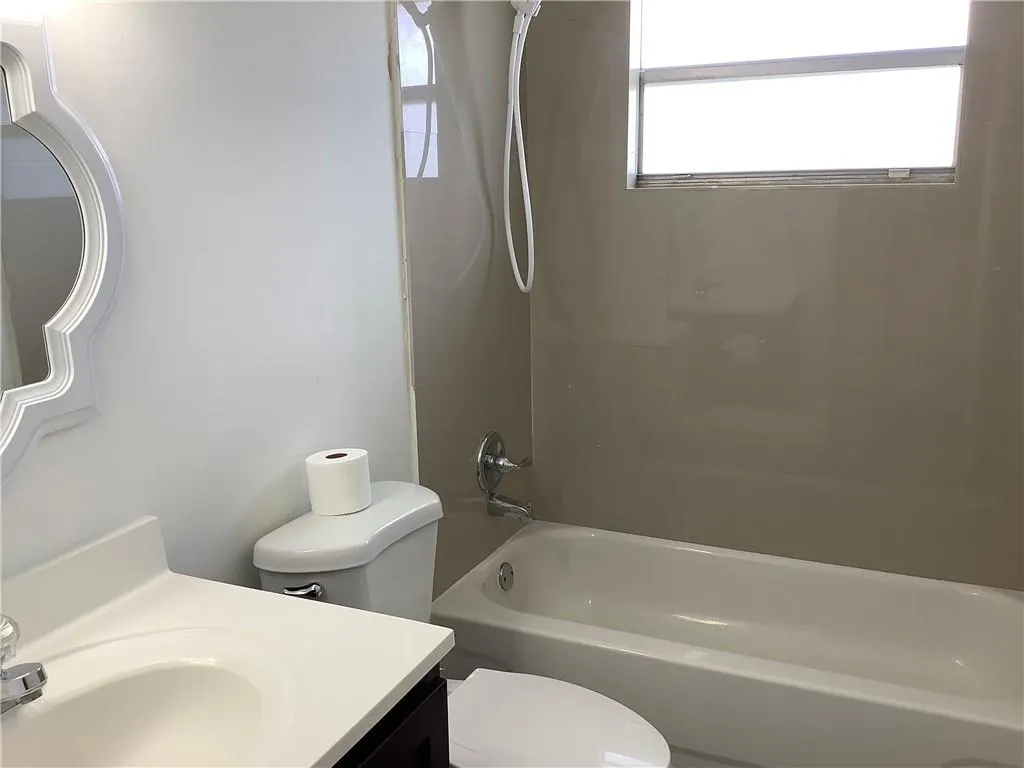 557 Monaco L, #557