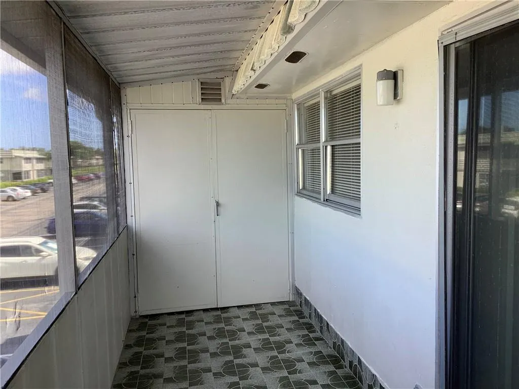 557 Monaco L, #557