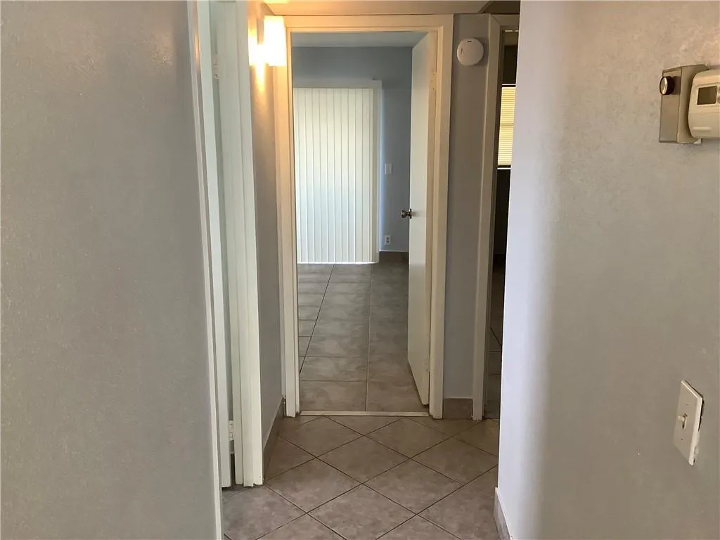 557 Monaco L, #557