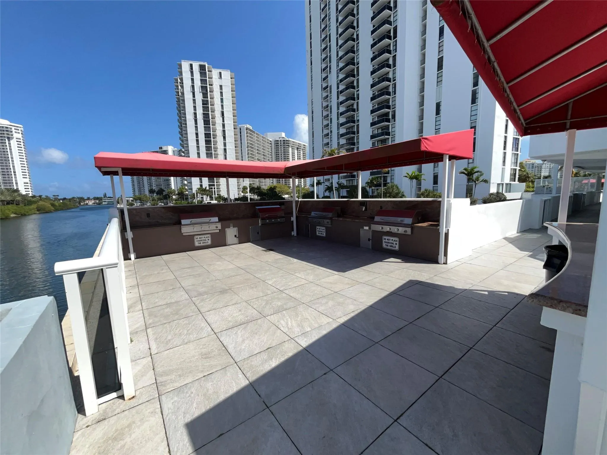 3675 N Country Club Dr, #809
