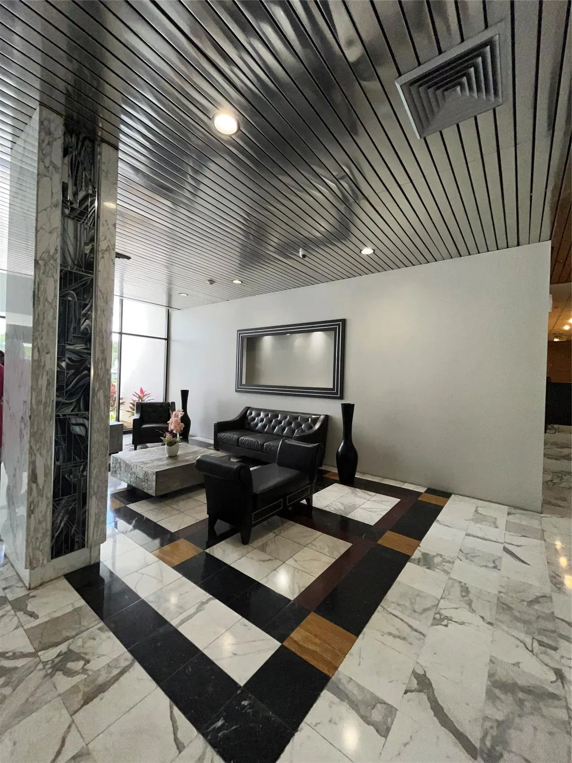 3675 N Country Club Dr, #809