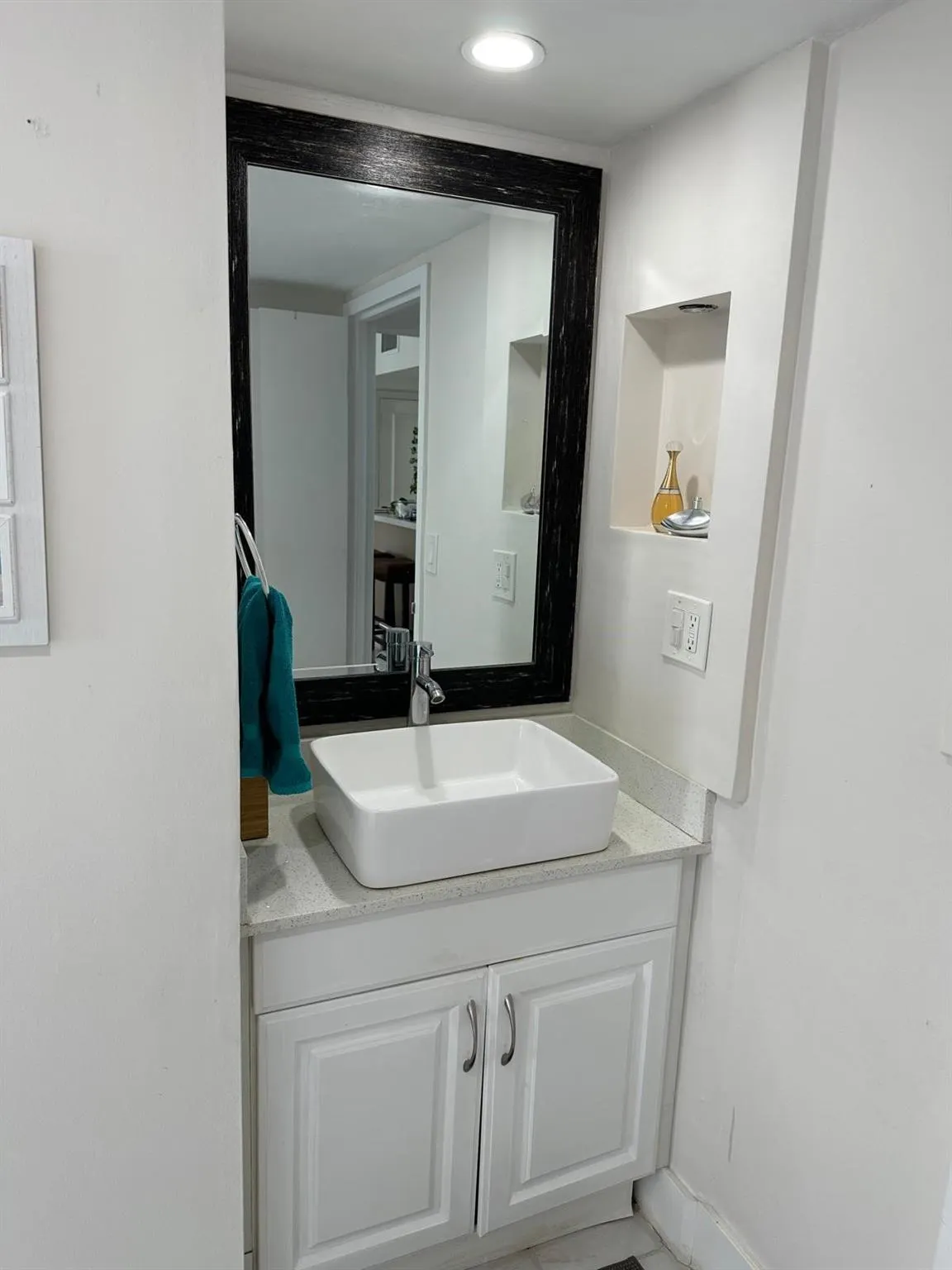 3675 N Country Club Dr, #809