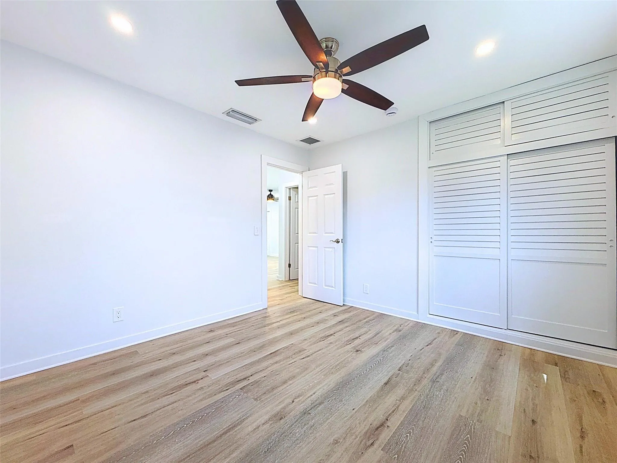 12 SW 13th Ct