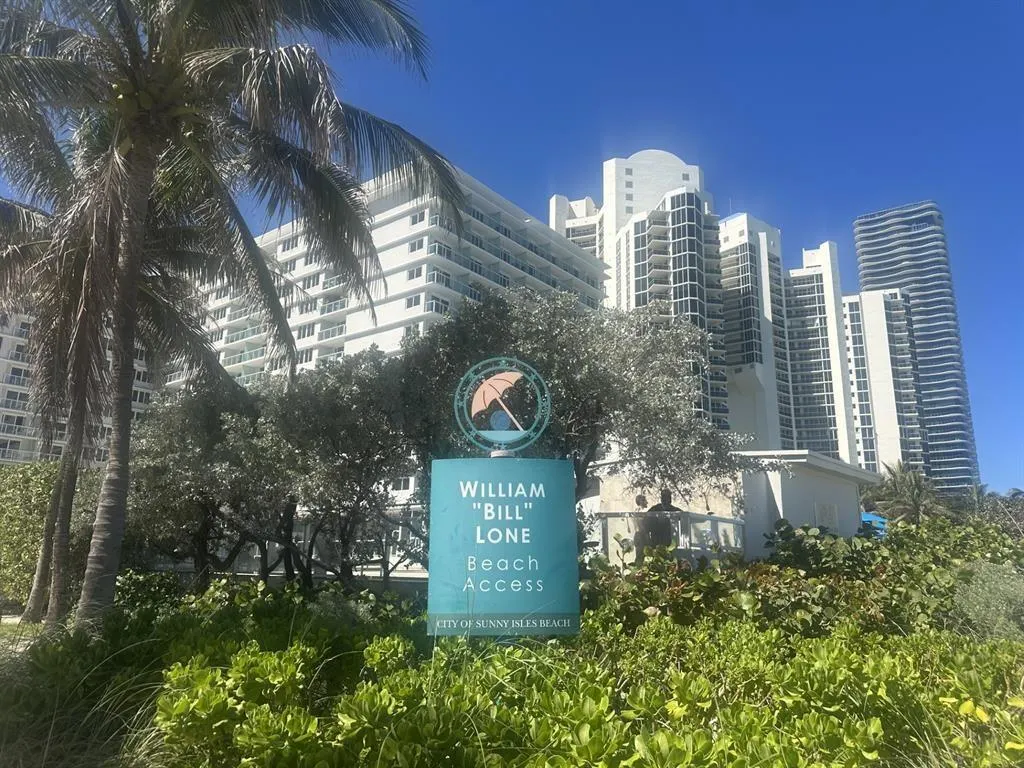 19201 Collins Ave, #646