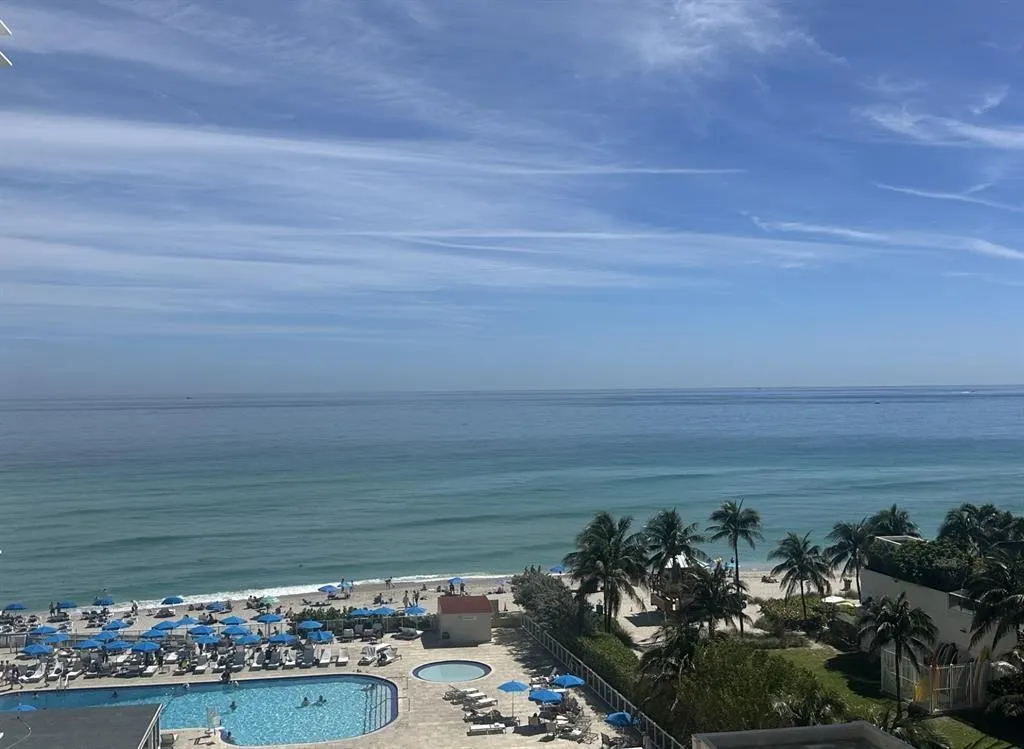 19201 Collins Ave, #646
