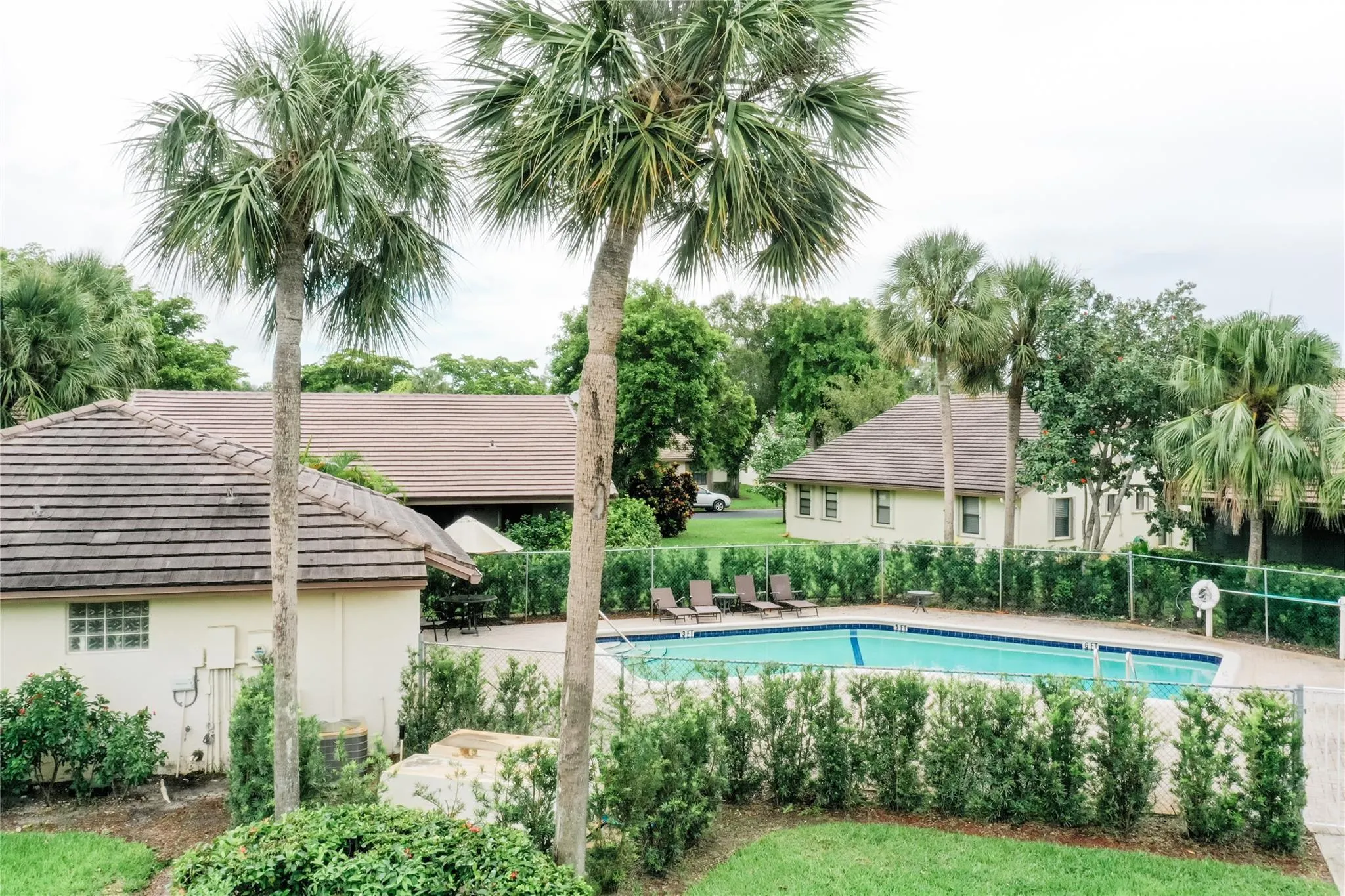 1450 Lakeview Cir
