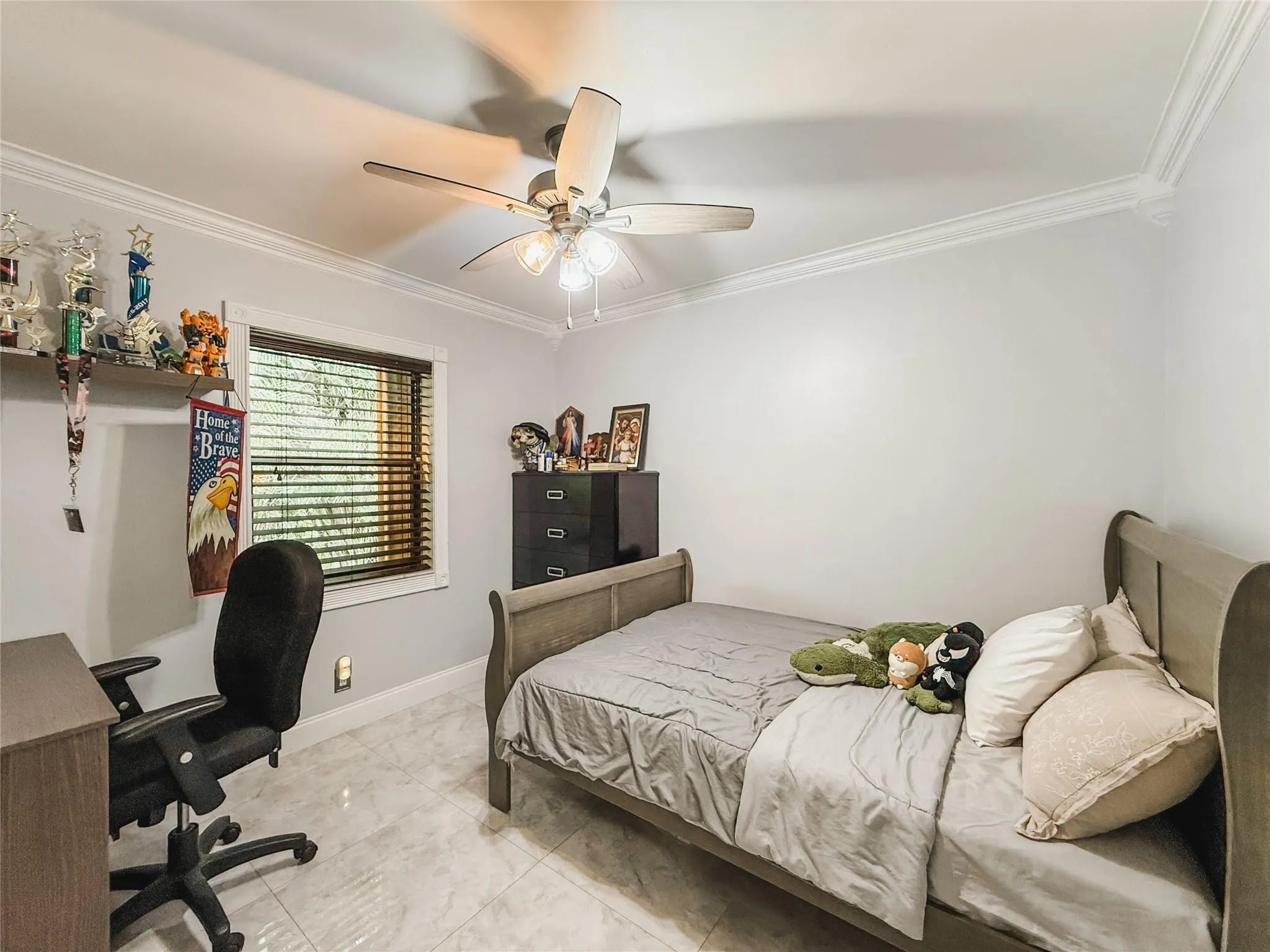 1450 Lakeview Cir