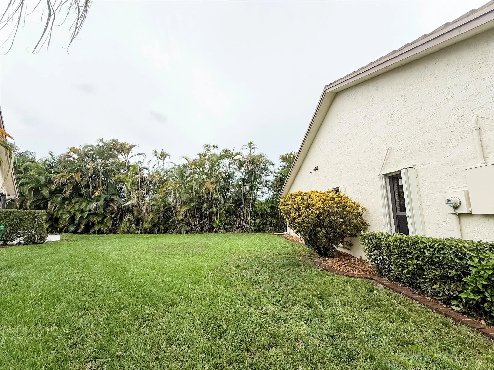 1450 Lakeview Cir