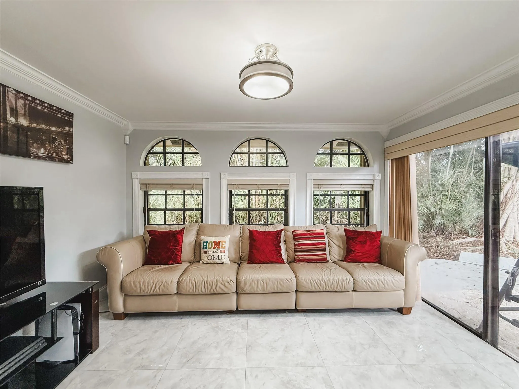 1450 Lakeview Cir