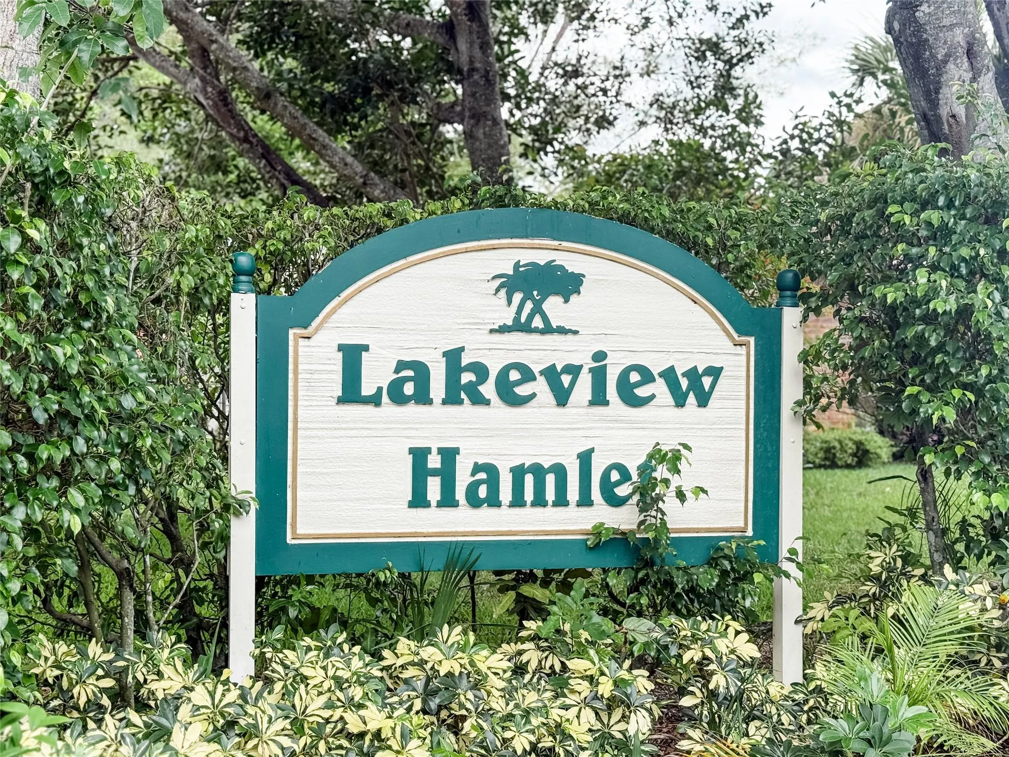 1450 Lakeview Cir