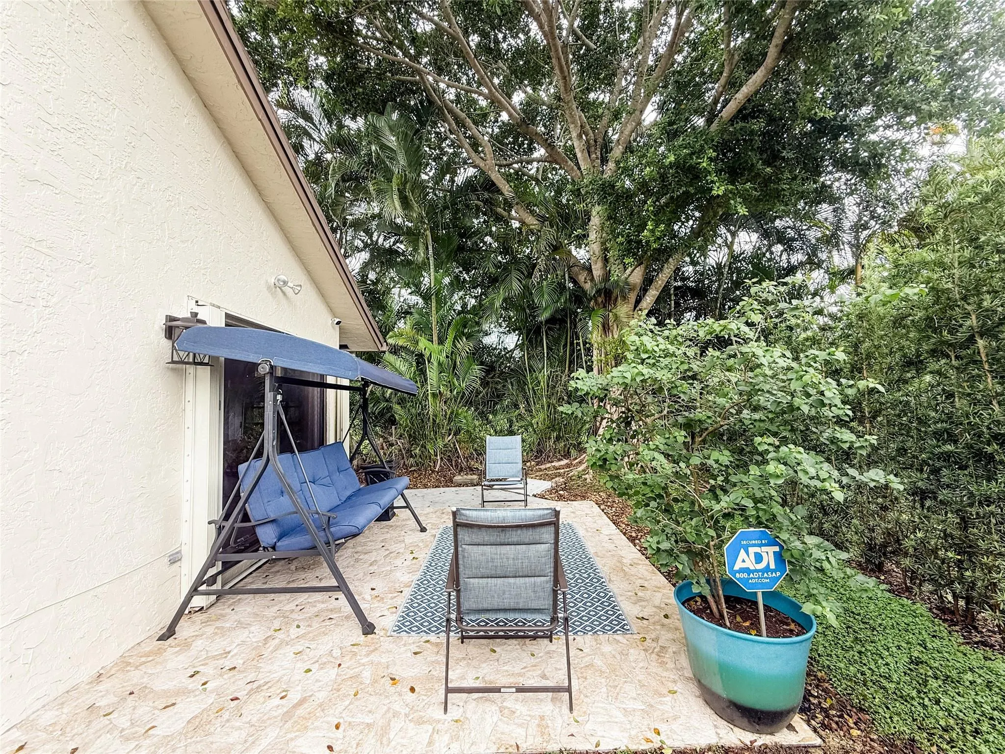 1450 Lakeview Cir