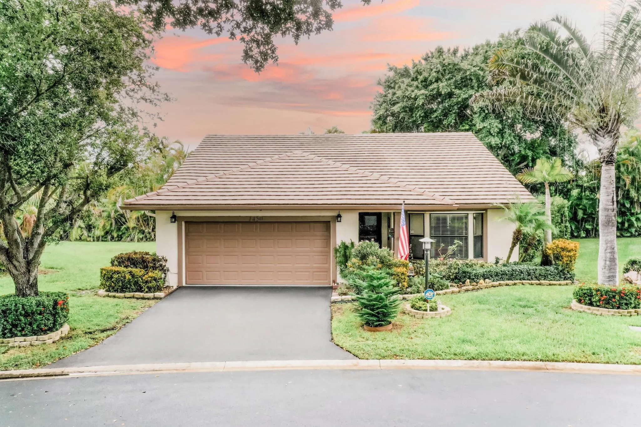 1450 Lakeview Cir