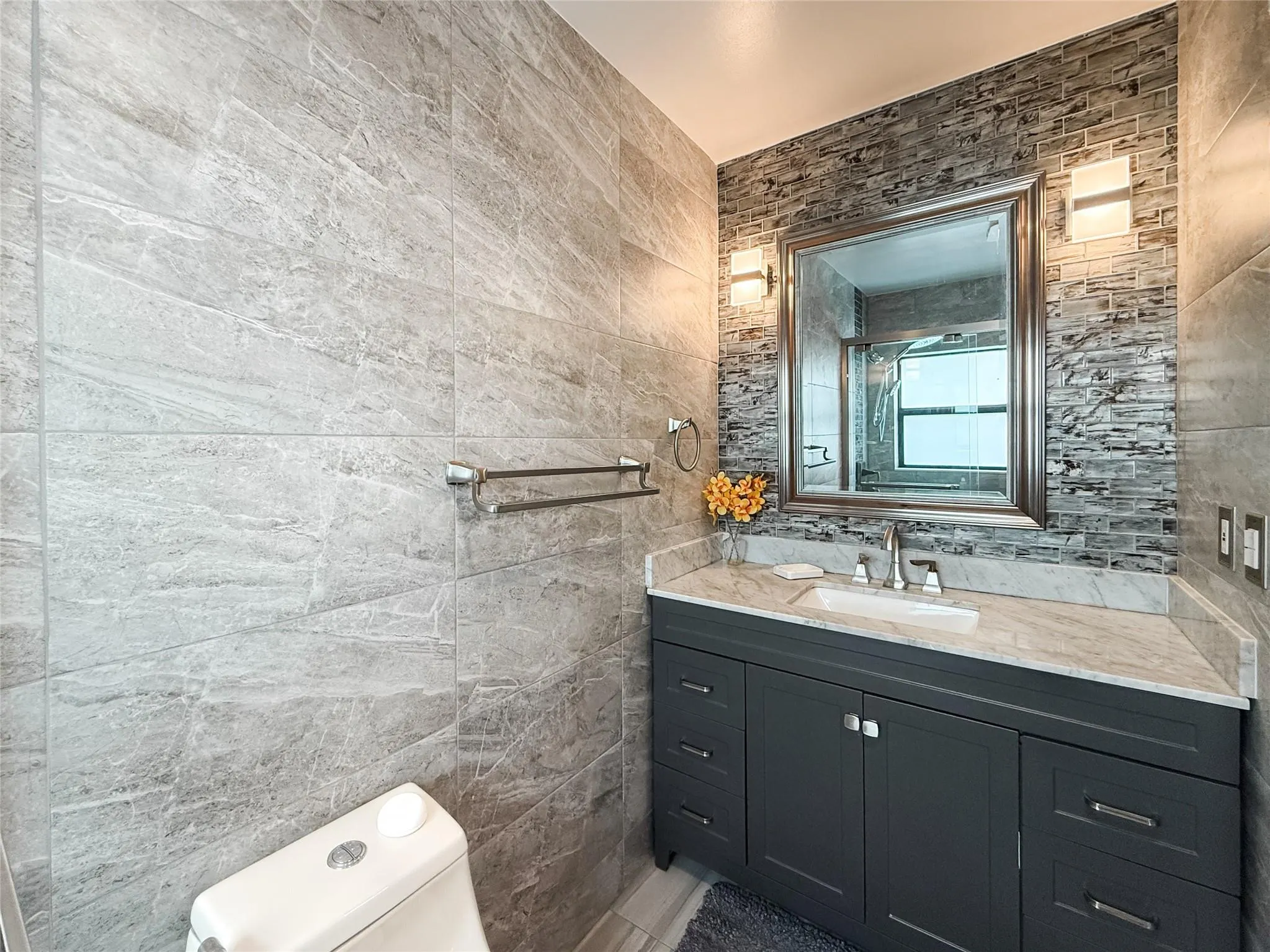 1450 Lakeview Cir