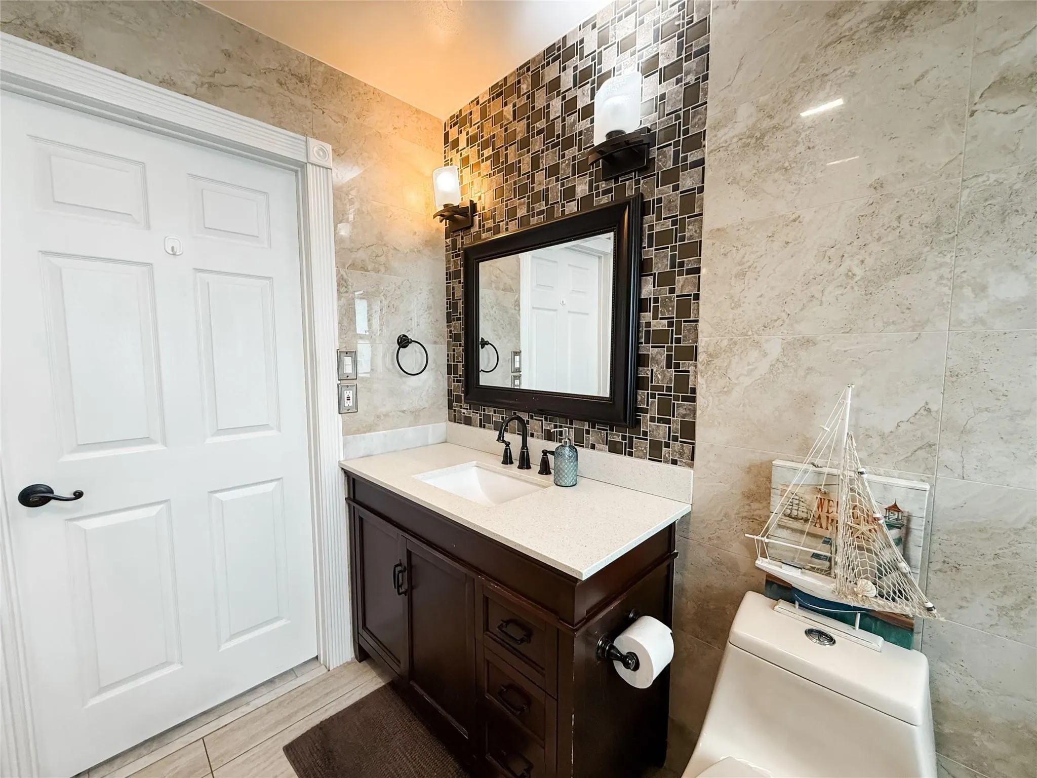 1450 Lakeview Cir