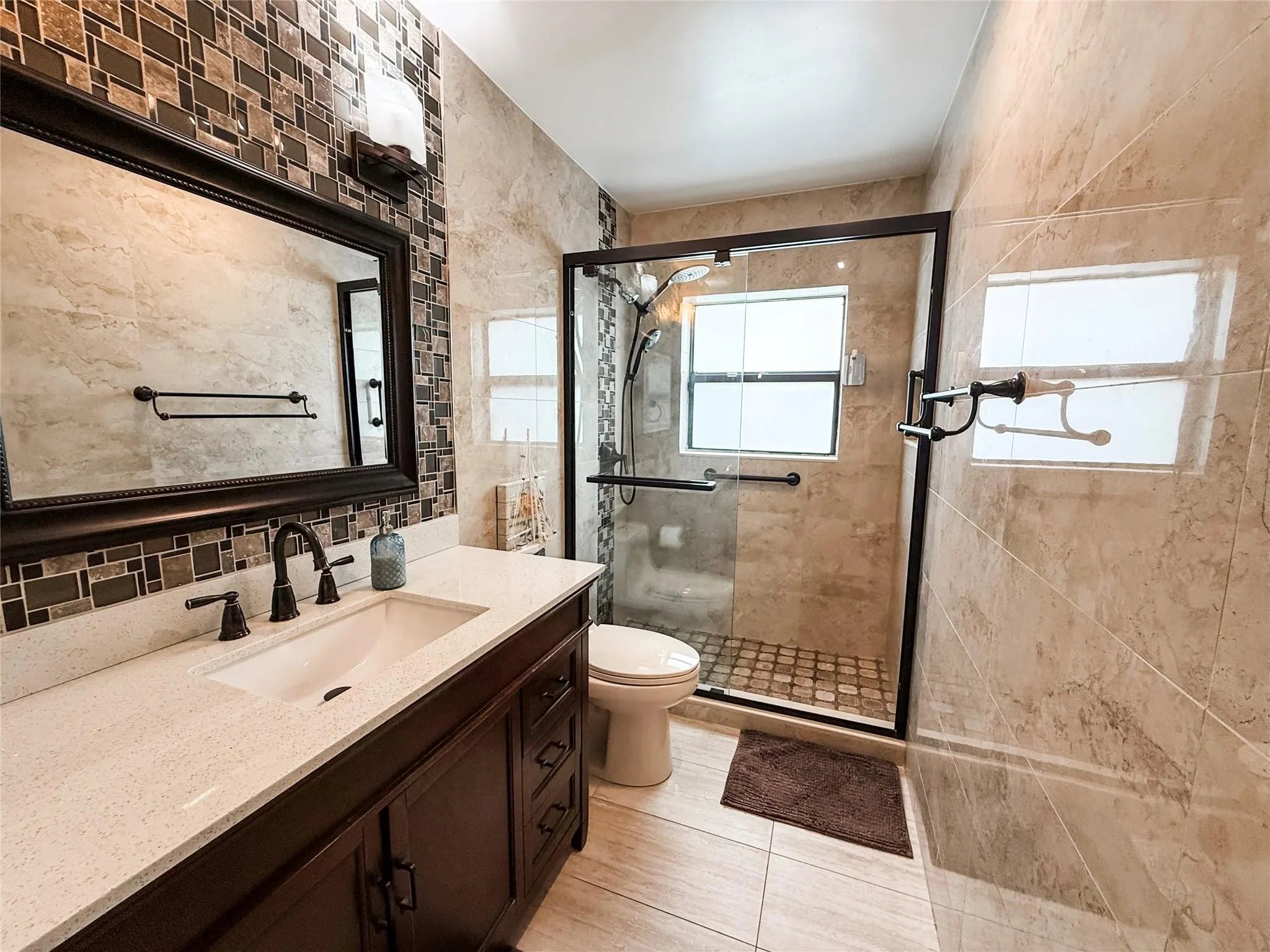 1450 Lakeview Cir