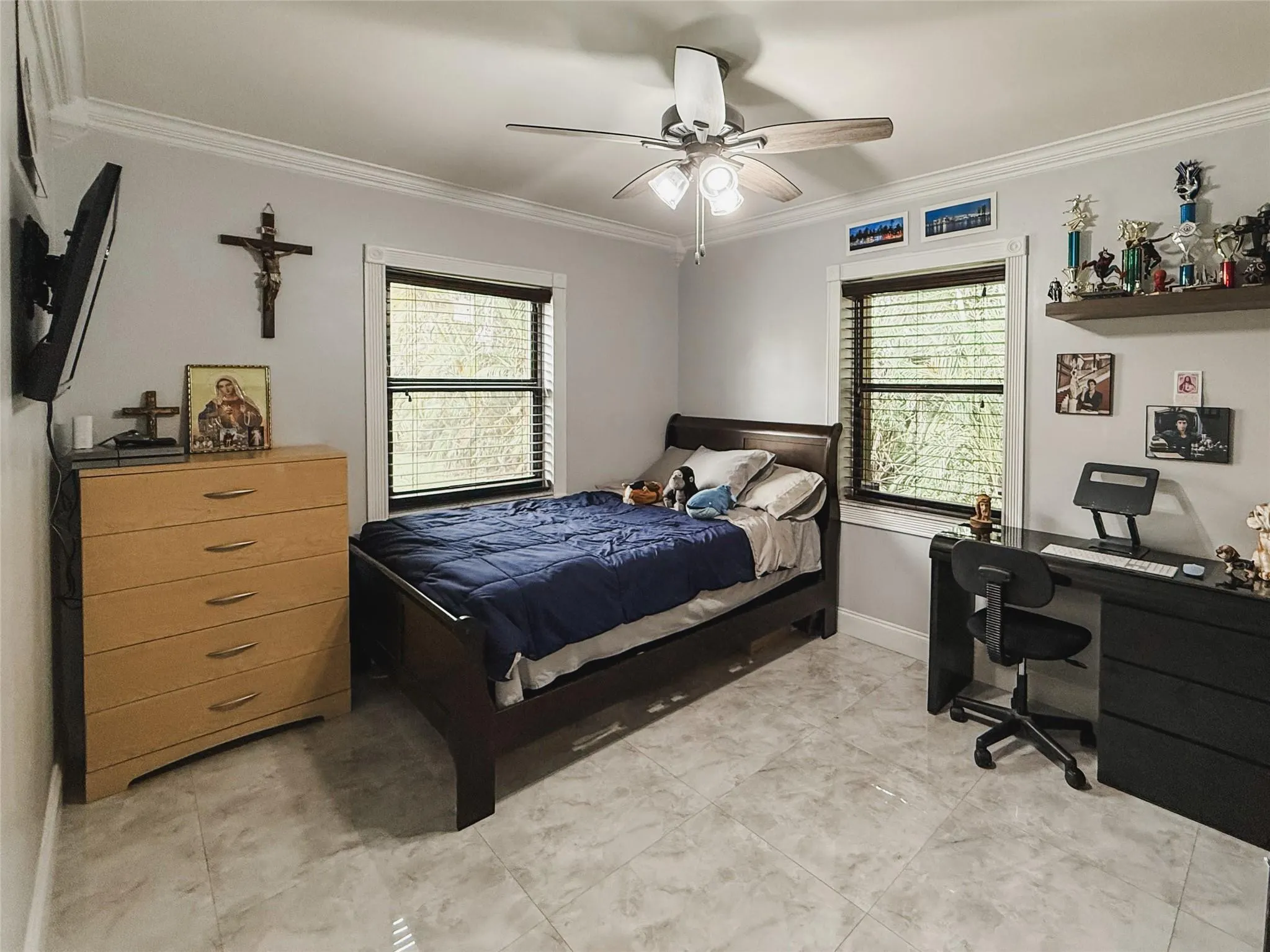 1450 Lakeview Cir