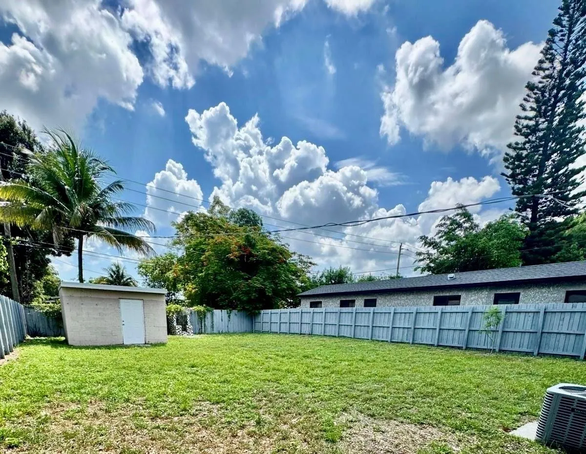 1128 NW 4th Ave