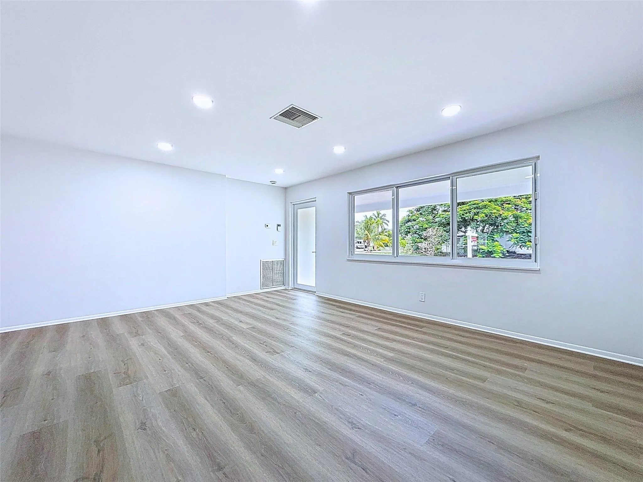 12 SW 13th St