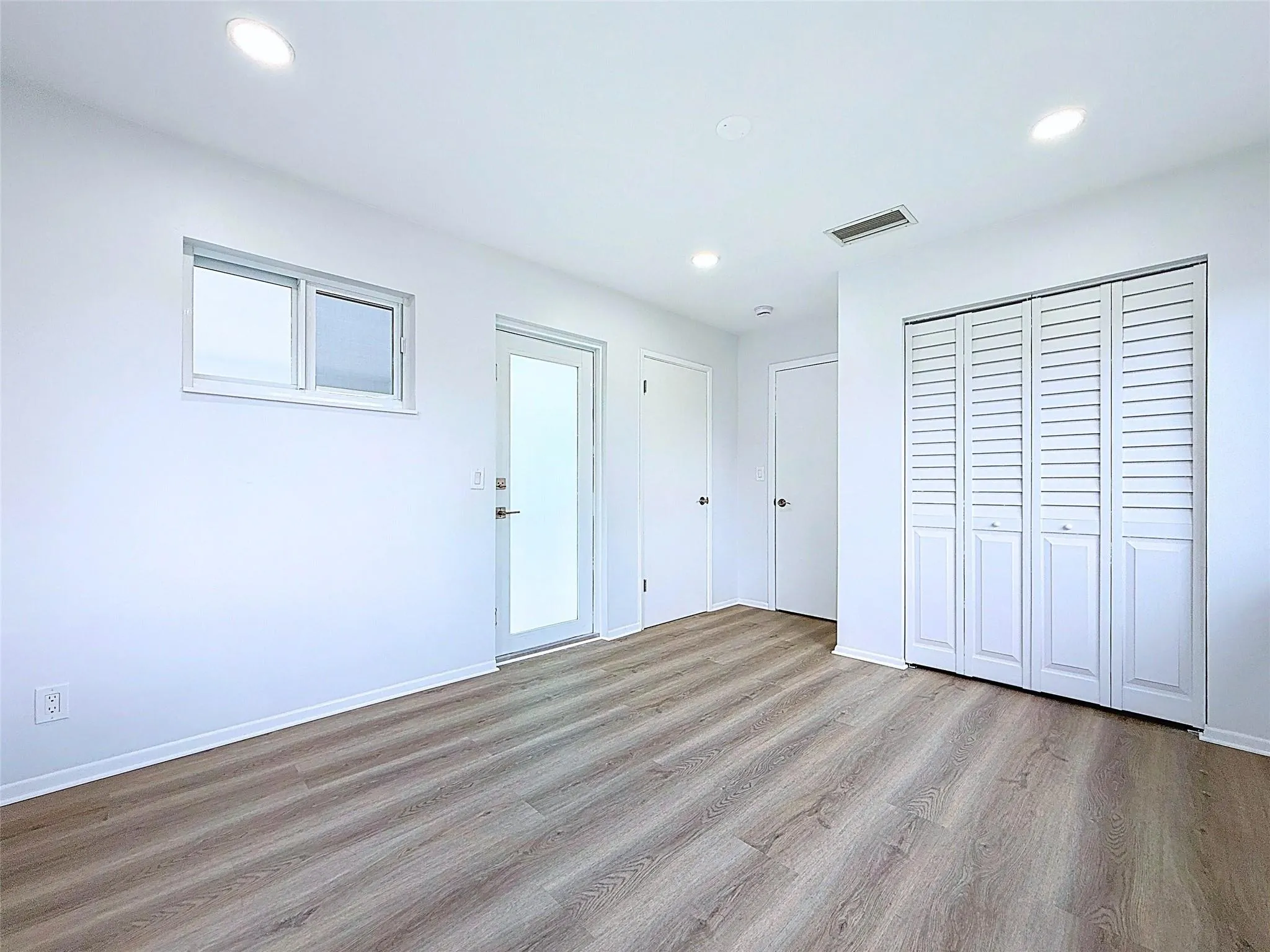 12 SW 13th St