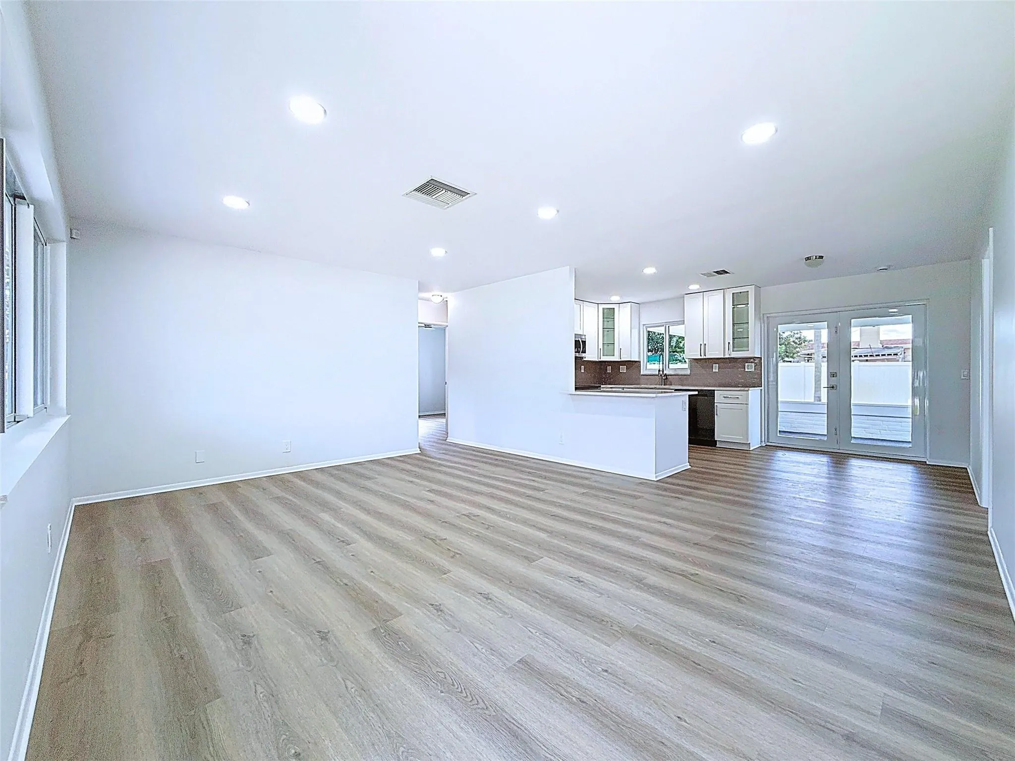 12 SW 13th St