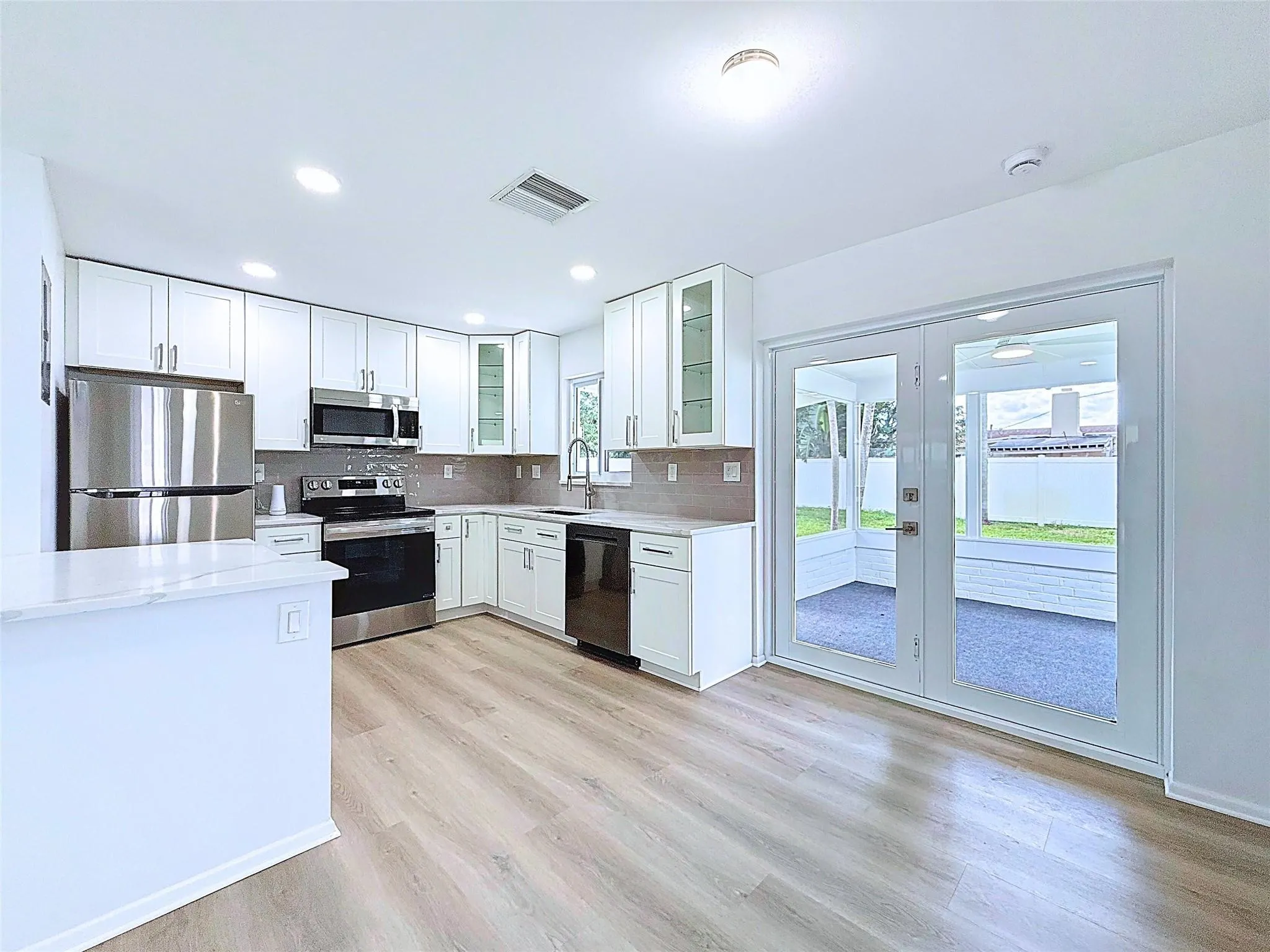 12 SW 13th St