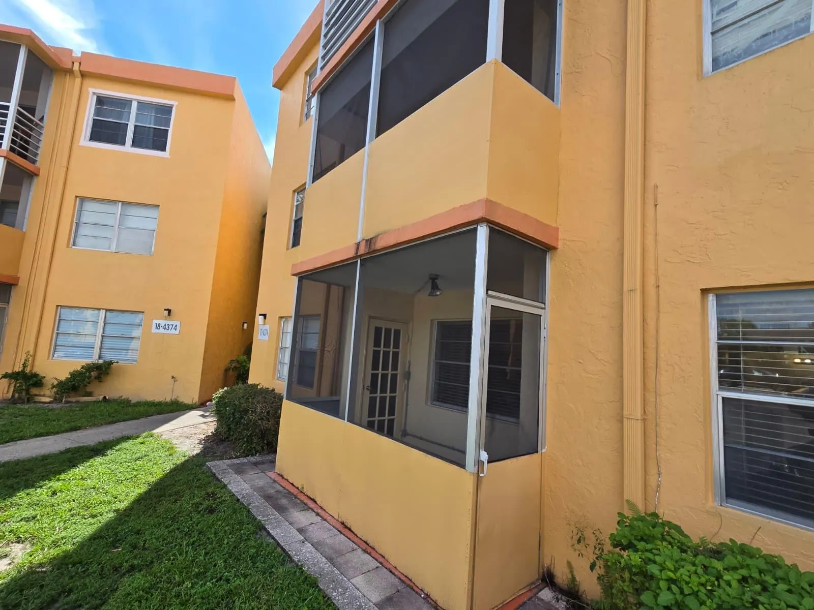 4374 NW 9th Ave, #17-1D