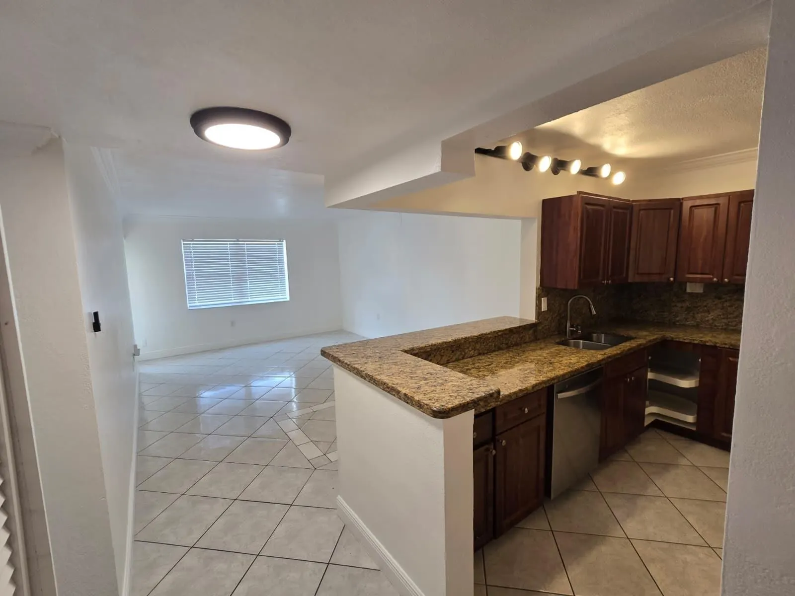 4374 NW 9th Ave, #17-1D