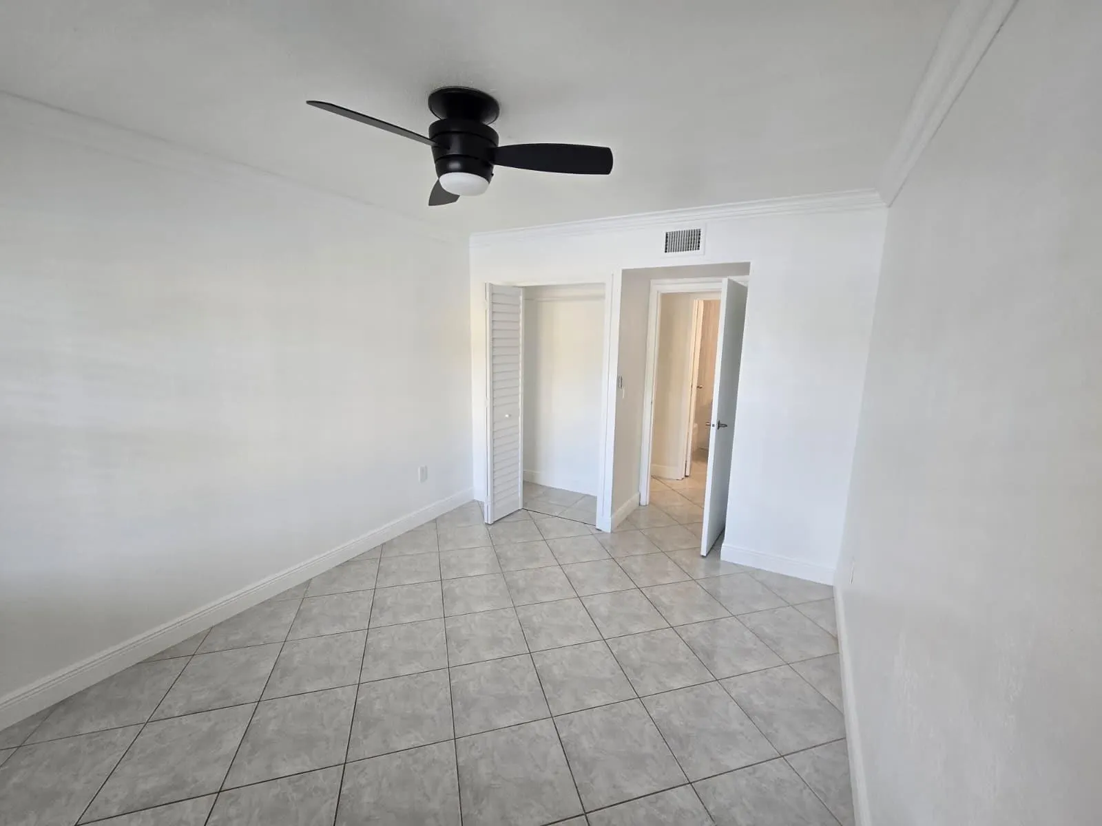 4374 NW 9th Ave, #17-1D