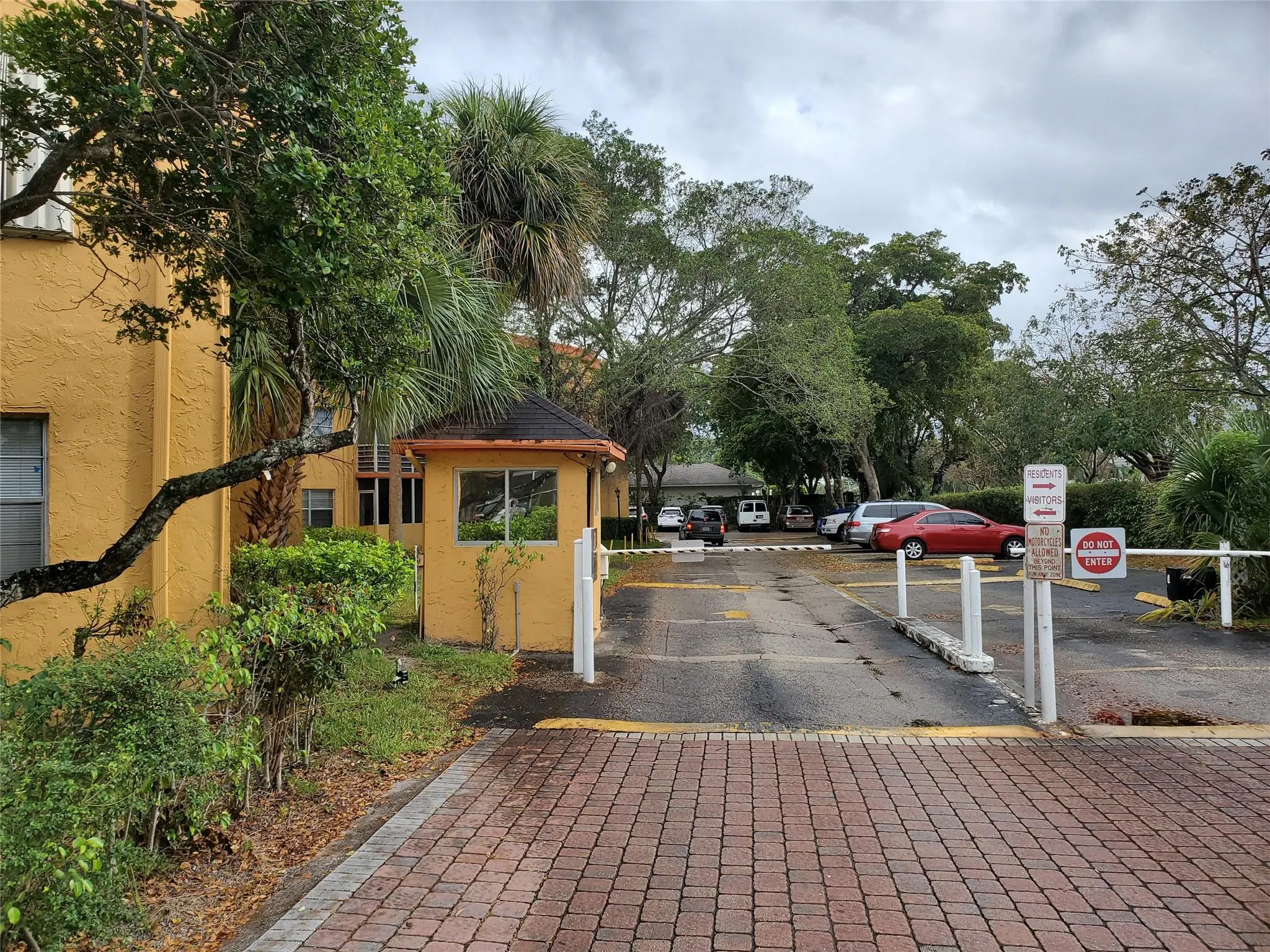 4374 NW 9th Ave, #17-1D