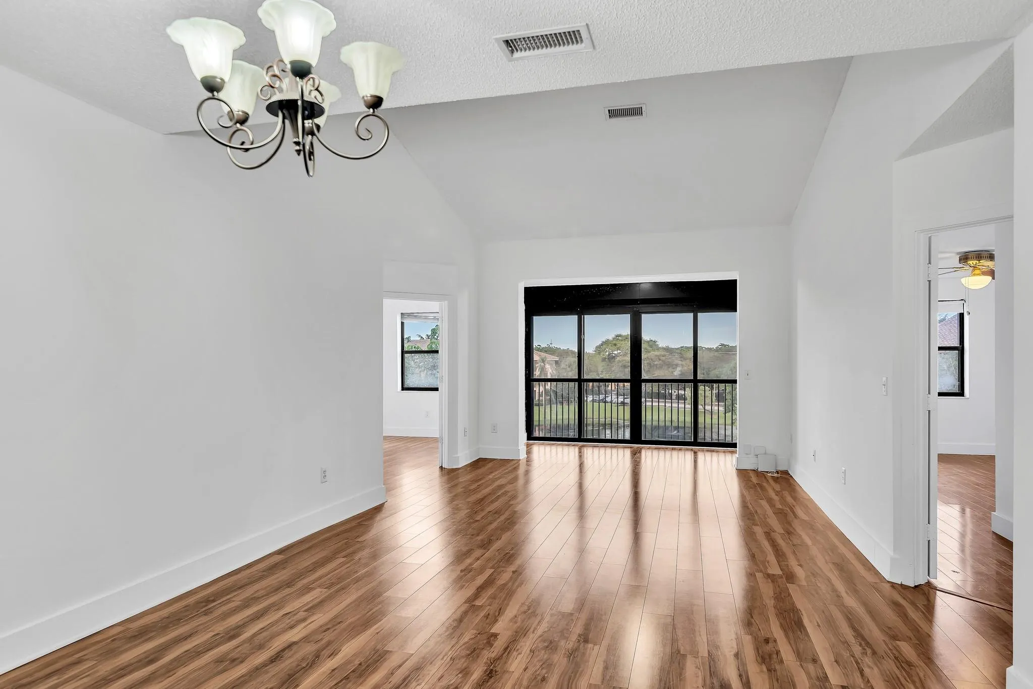 4111 Coral Tree Cir, #324