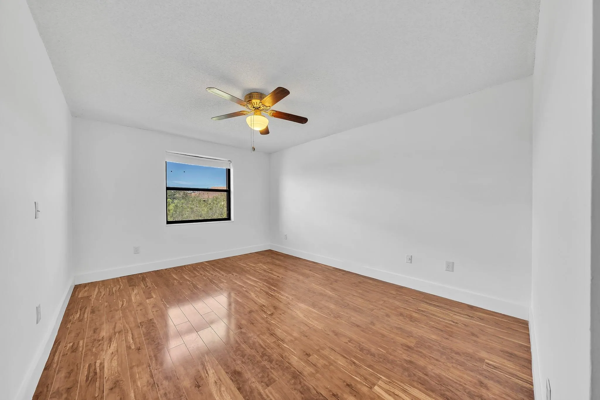4111 Coral Tree Cir, #324