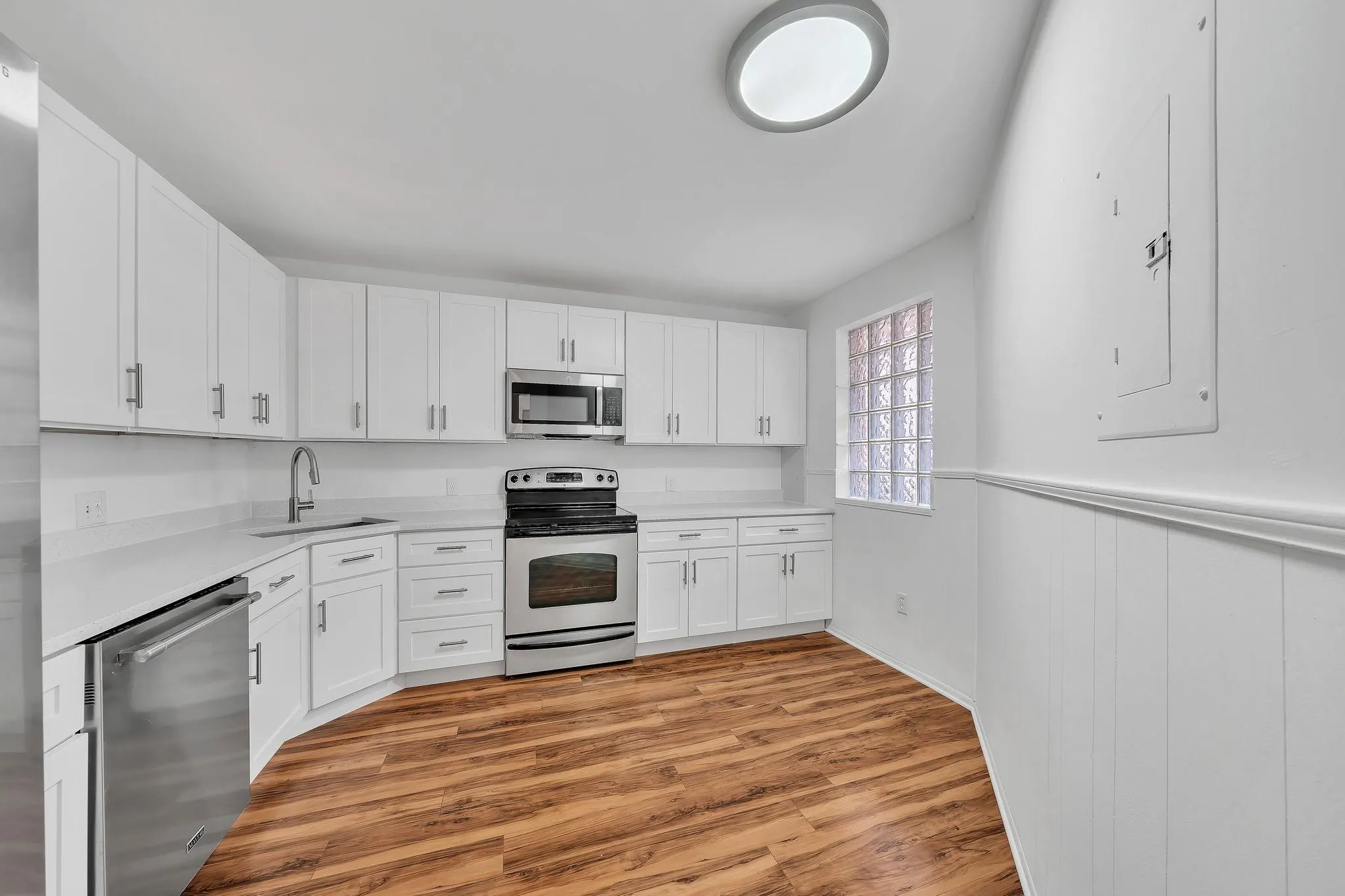4111 Coral Tree Cir, #324