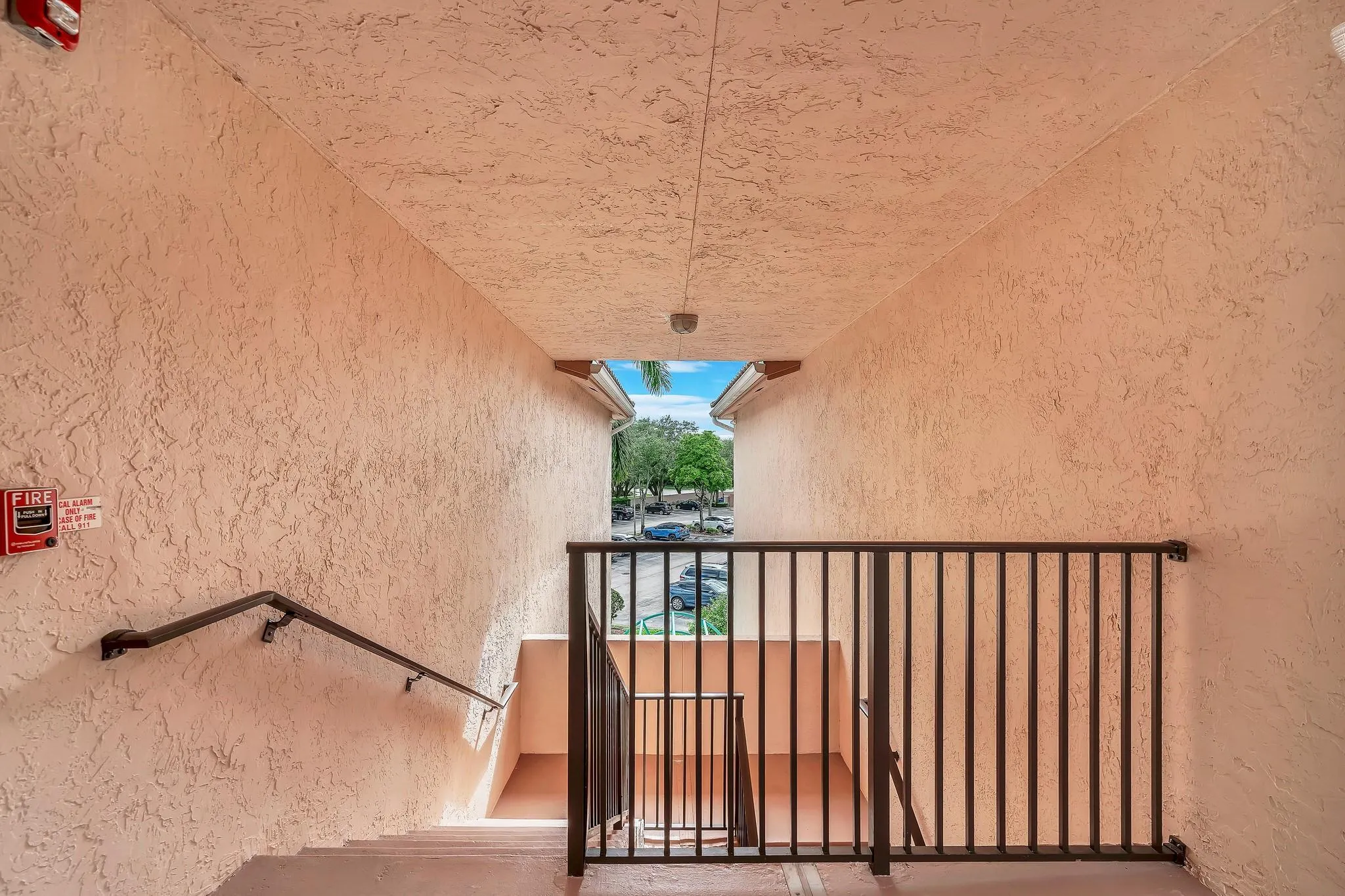4111 Coral Tree Cir, #324