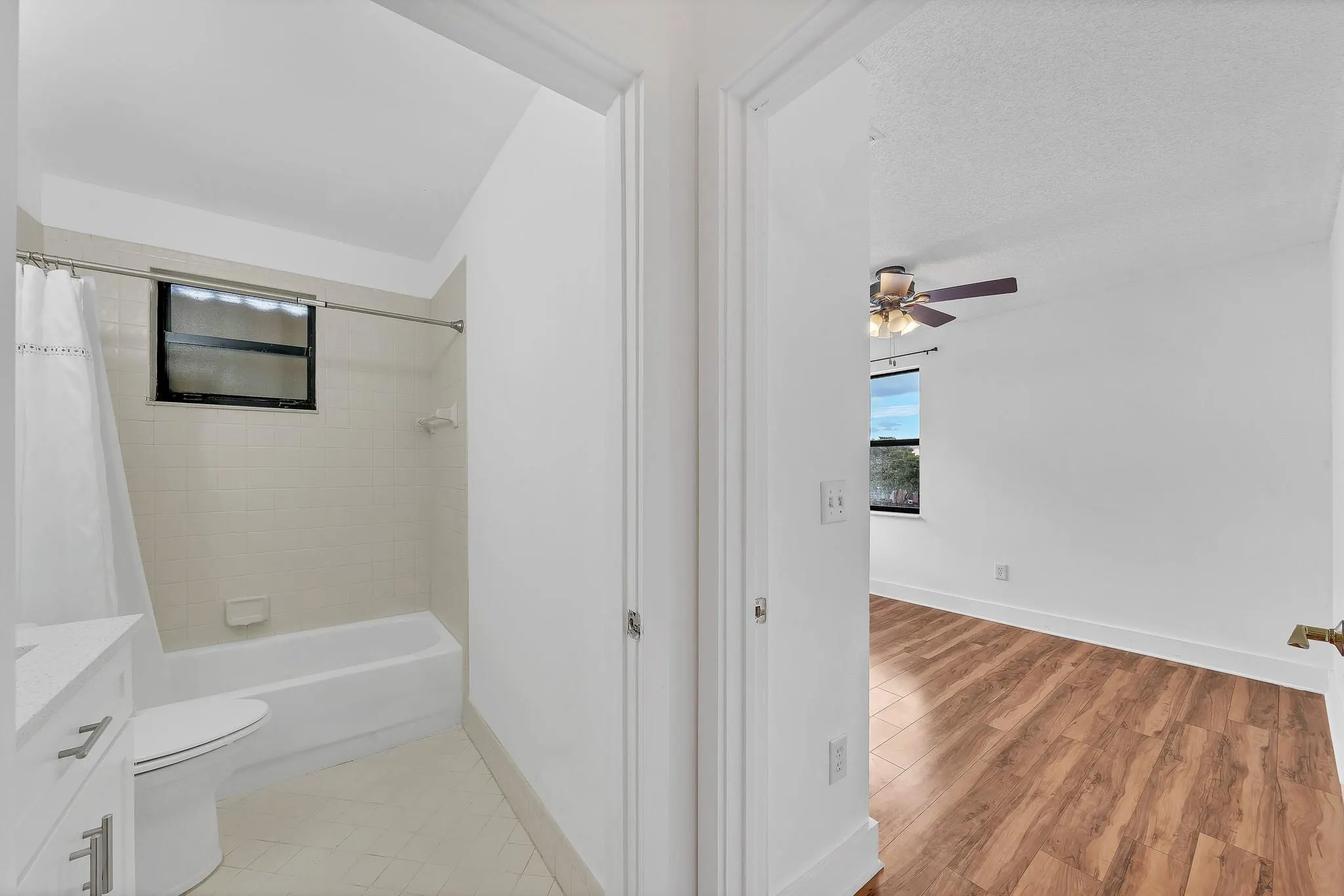 4111 Coral Tree Cir, #324