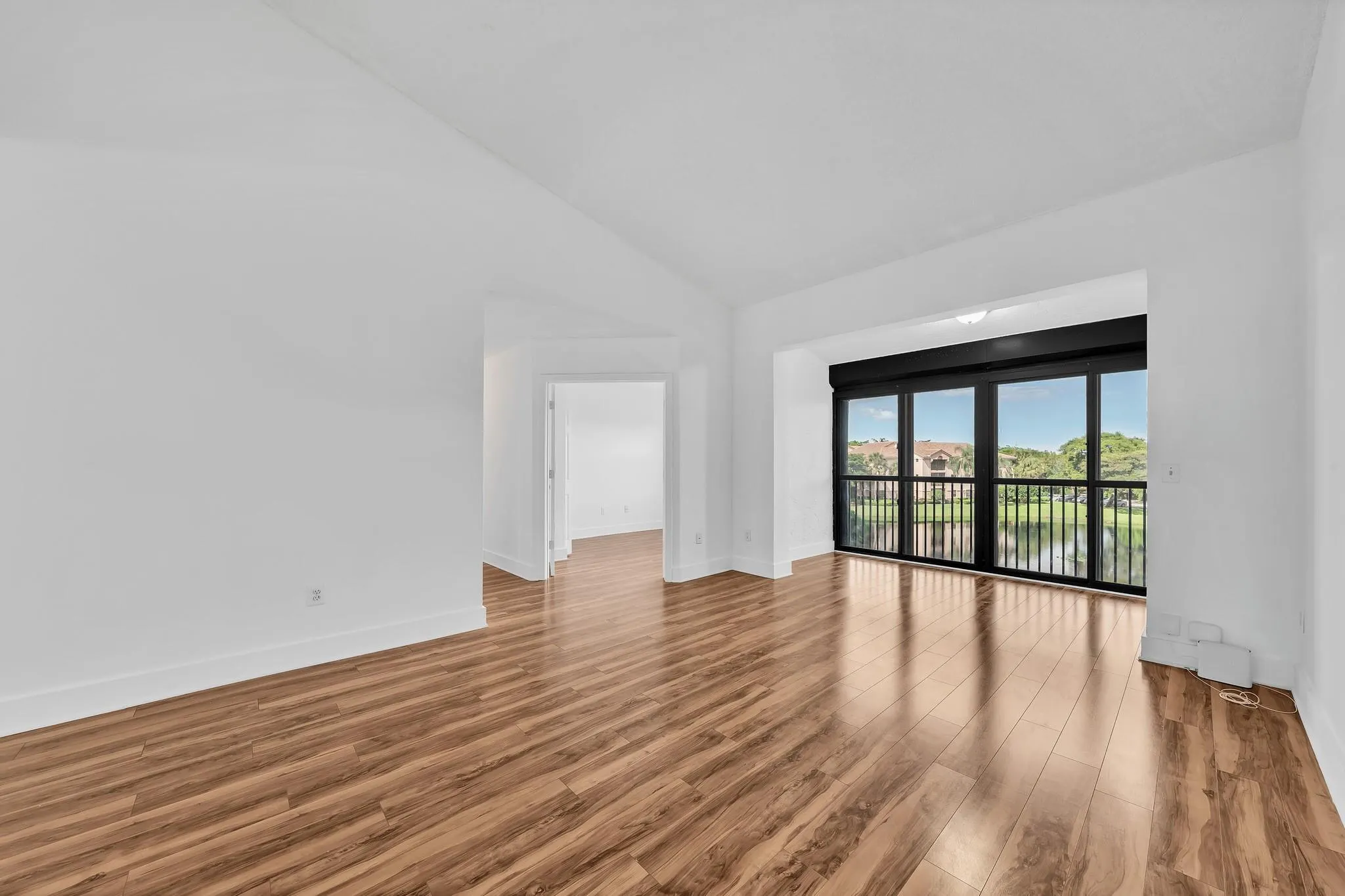 4111 Coral Tree Cir, #324